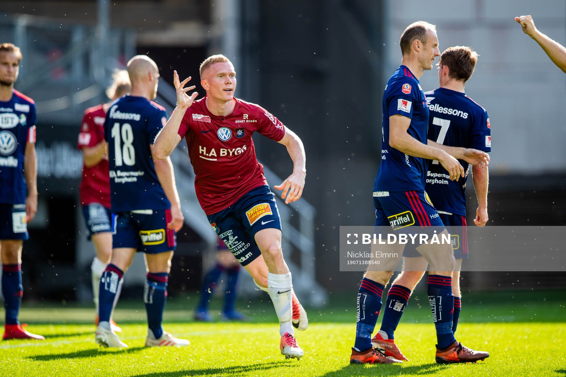 Örgrytes David Engström jublar