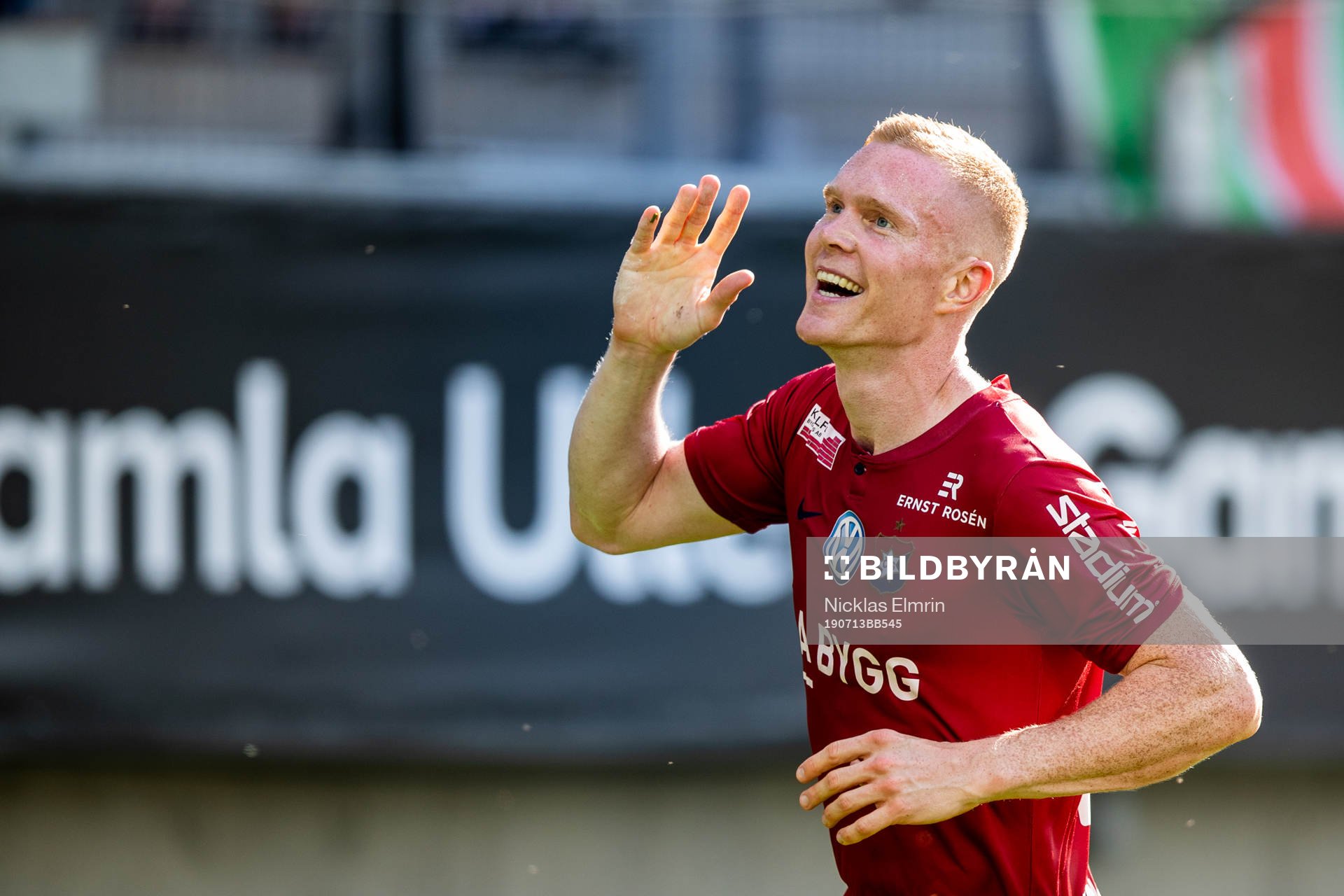 Örgrytes David Engström jublar
