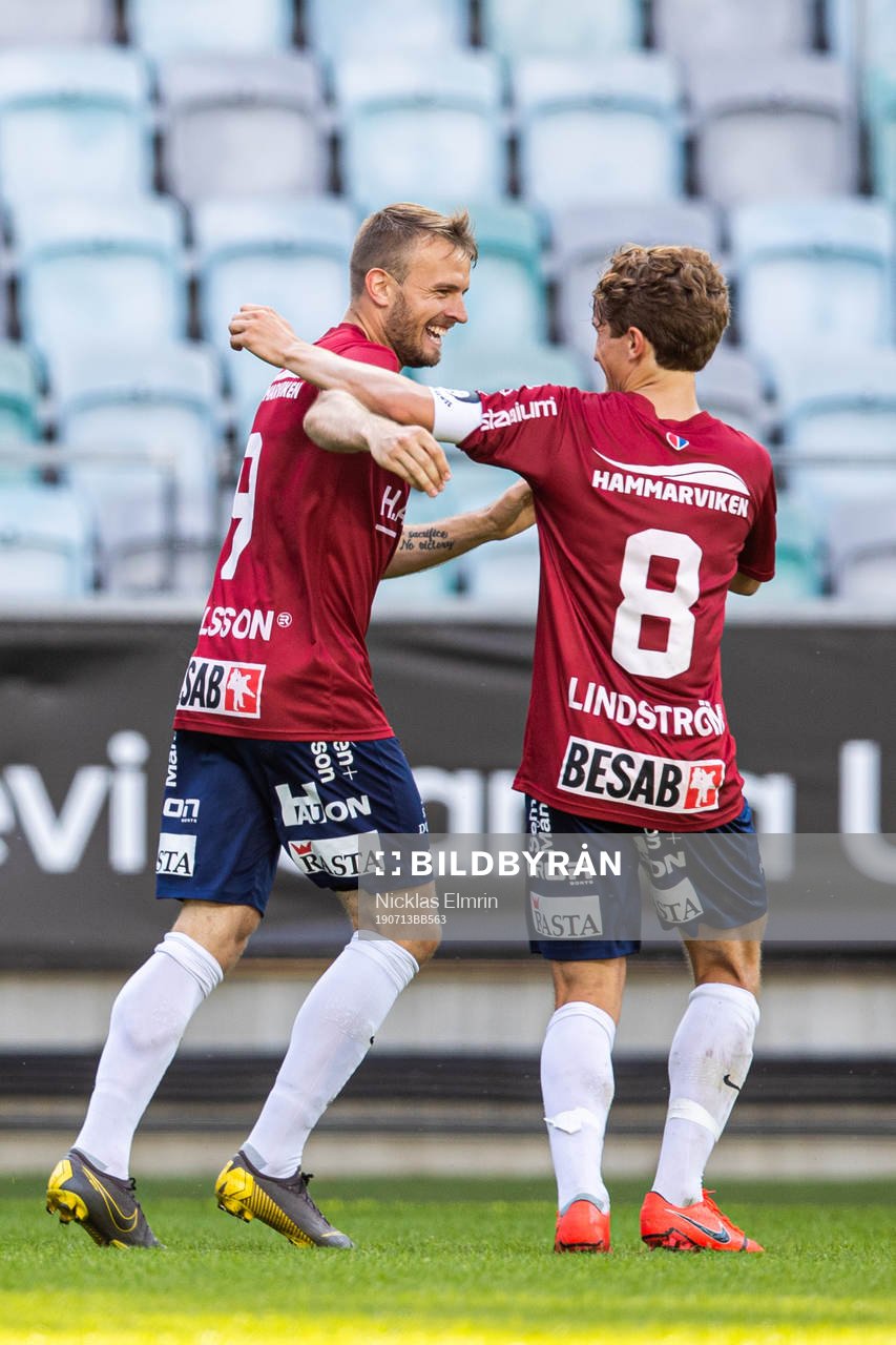 Örgrytes Simon Nilsson och Jakob Lindström jublar