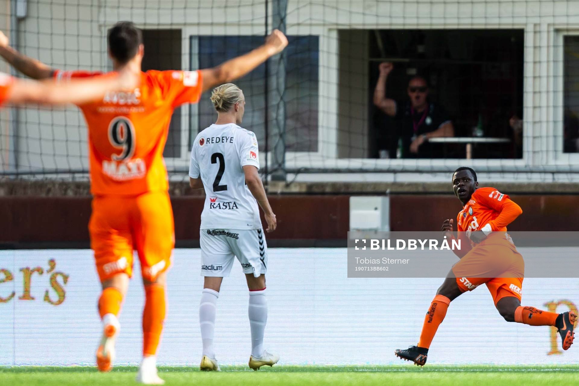 AFC Eskilstunas Ousmane Camara jublar