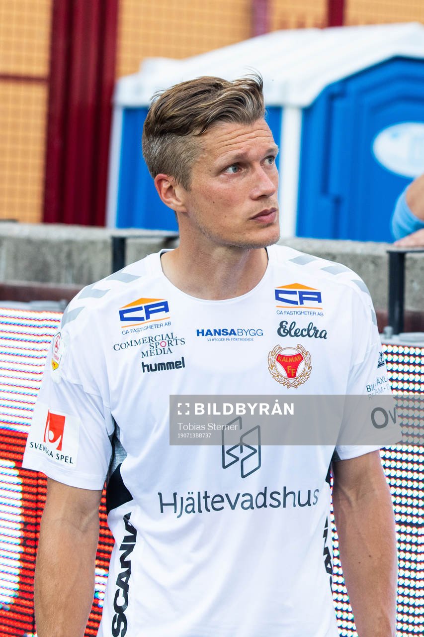 Kalmars Viktor Elm deppar