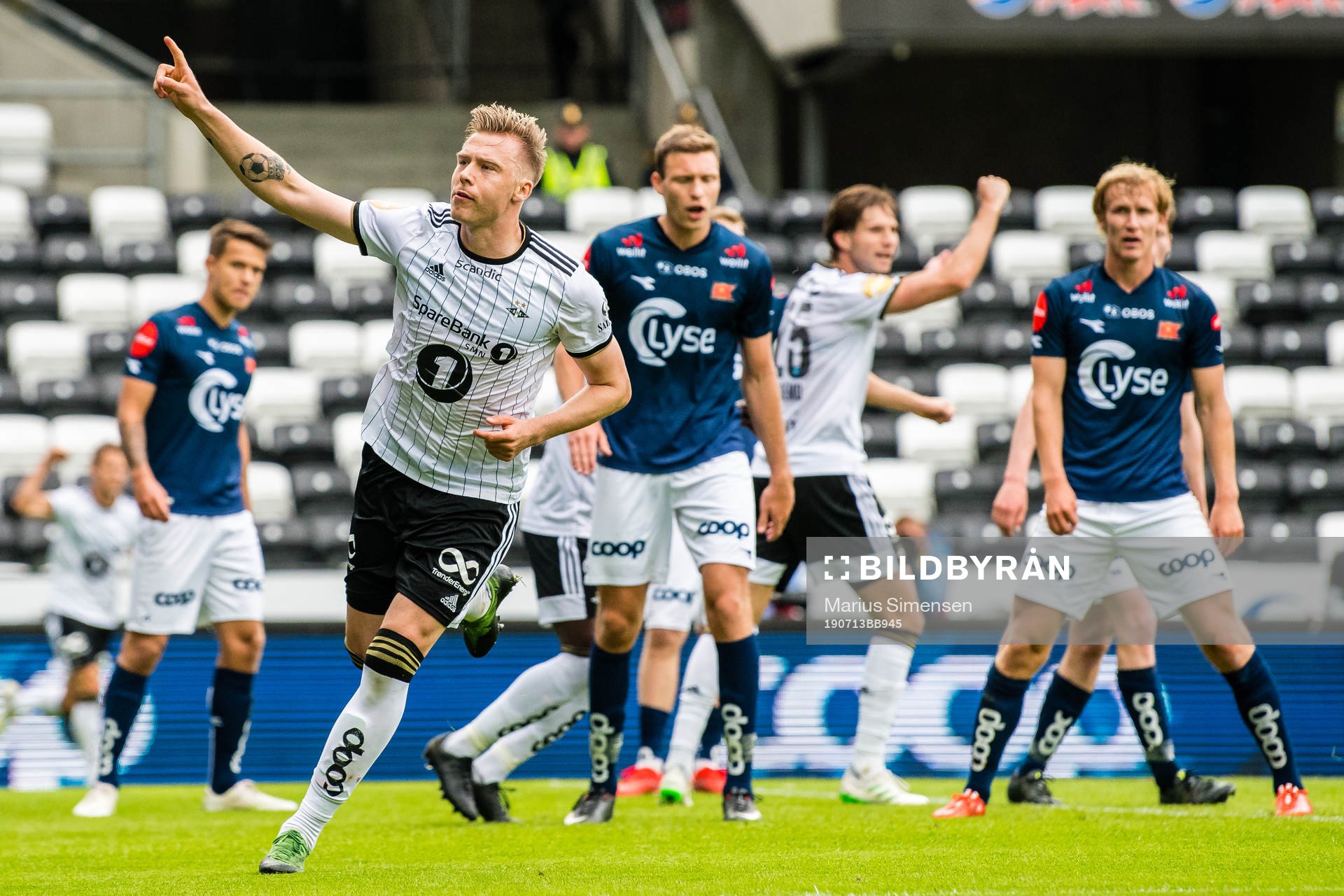 Alexander Toft Søderlund of Rosenborg celebrates