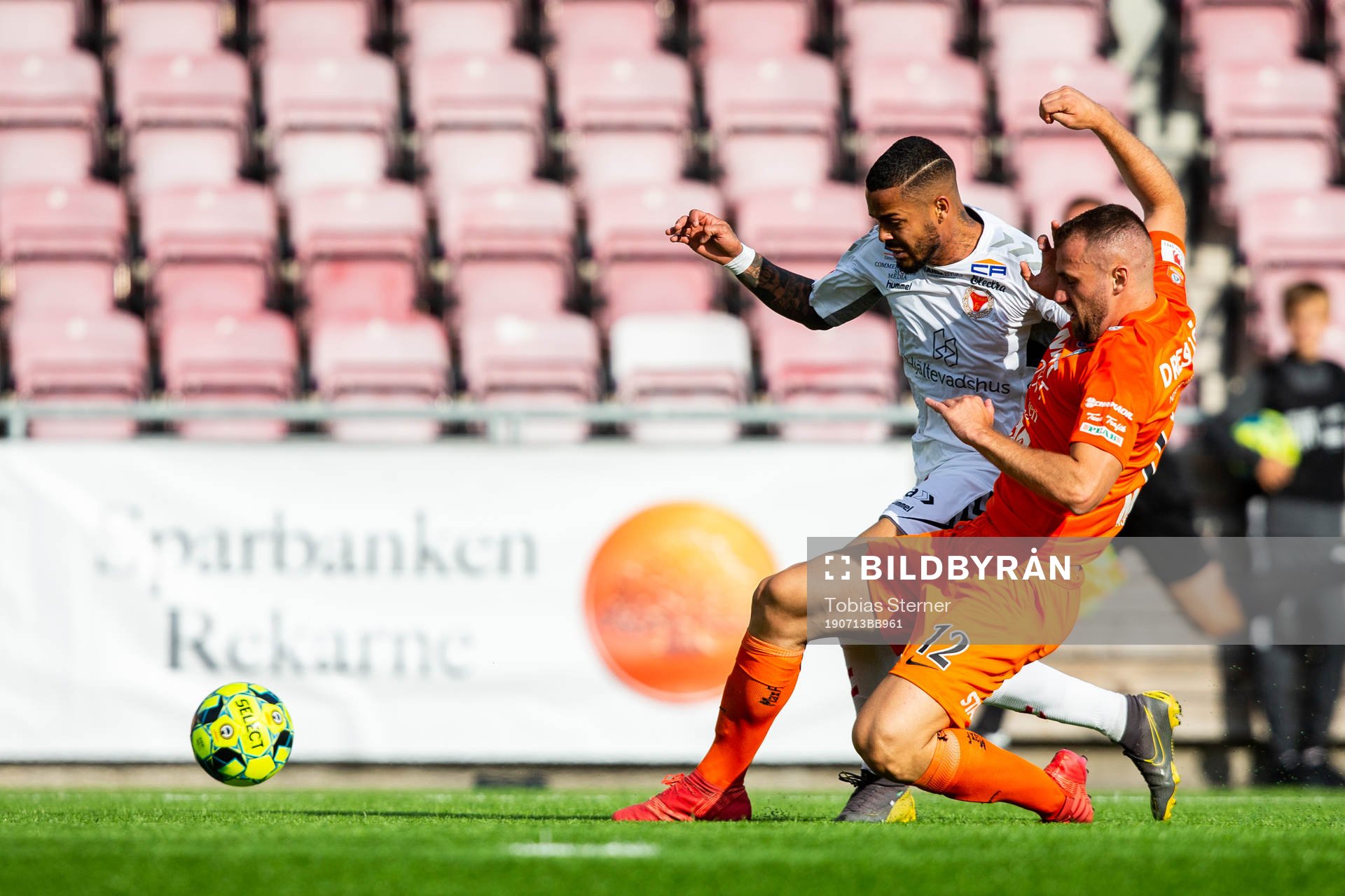 Kalmars Emaxwell Souza de Lima och AFC Eskilstunas Mehmed