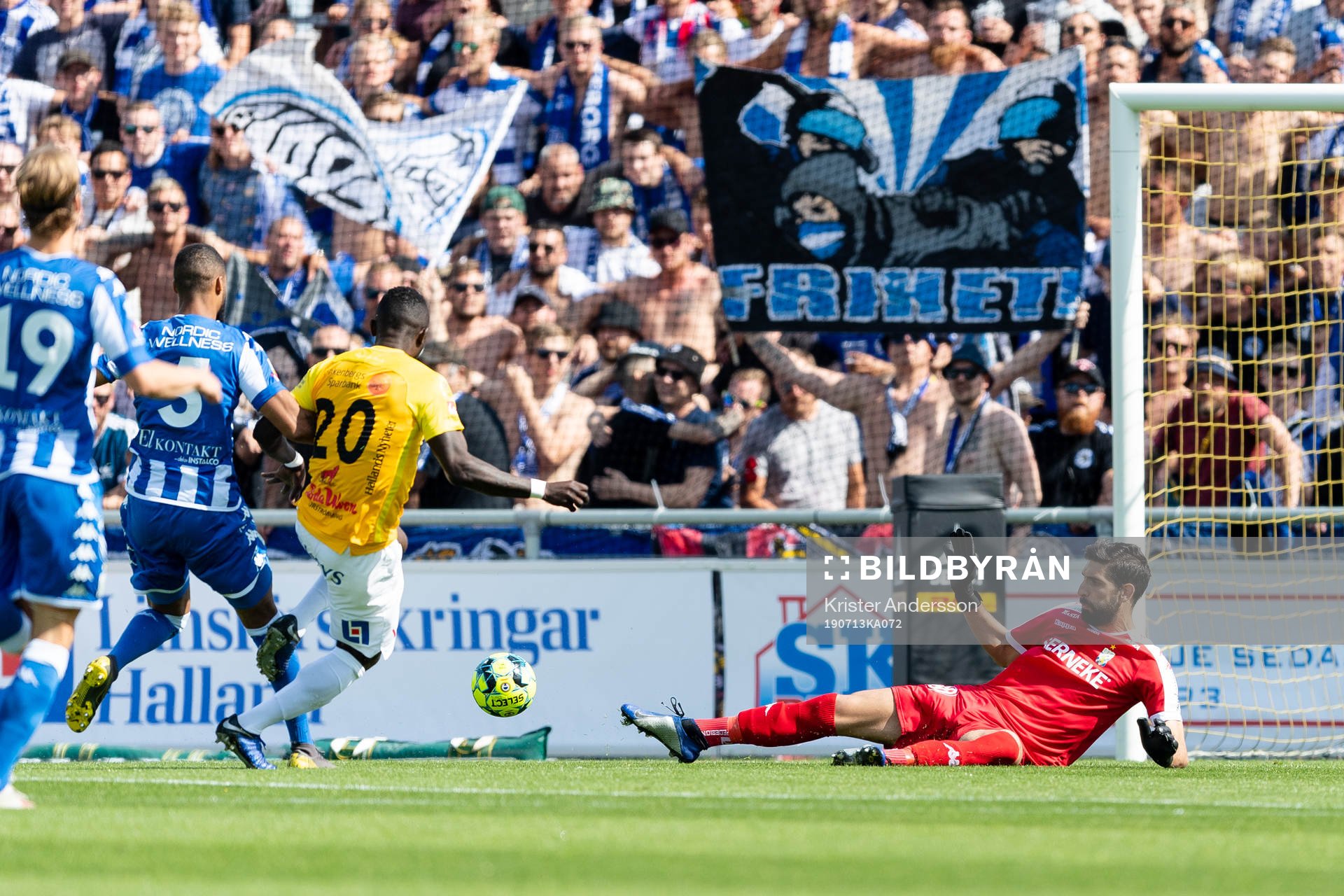 Falkenbergs John Chibuike missar ett friläge mot IFK