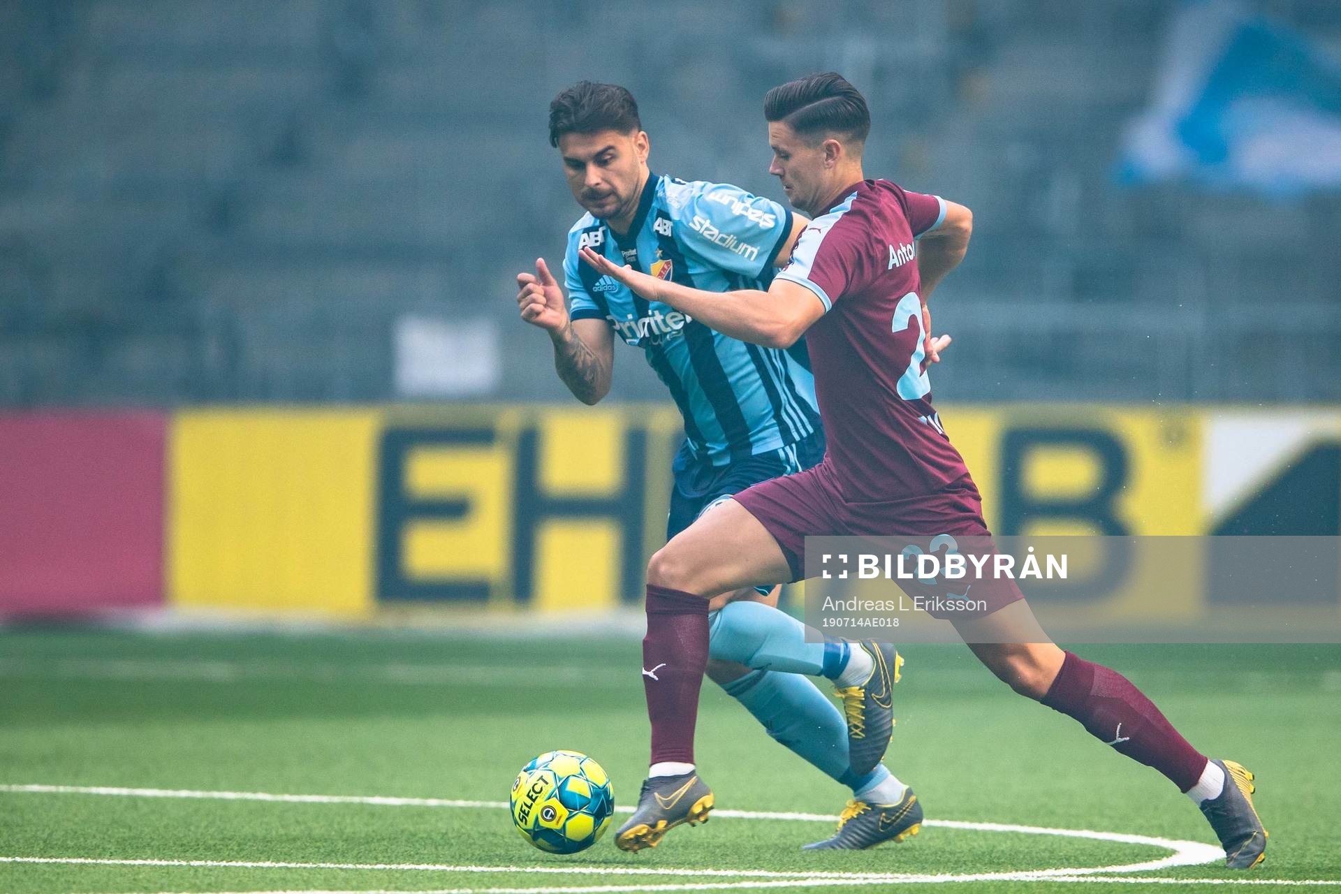 Djurgårdens Astrit Ajdarevic och Malmö FFs Marcus