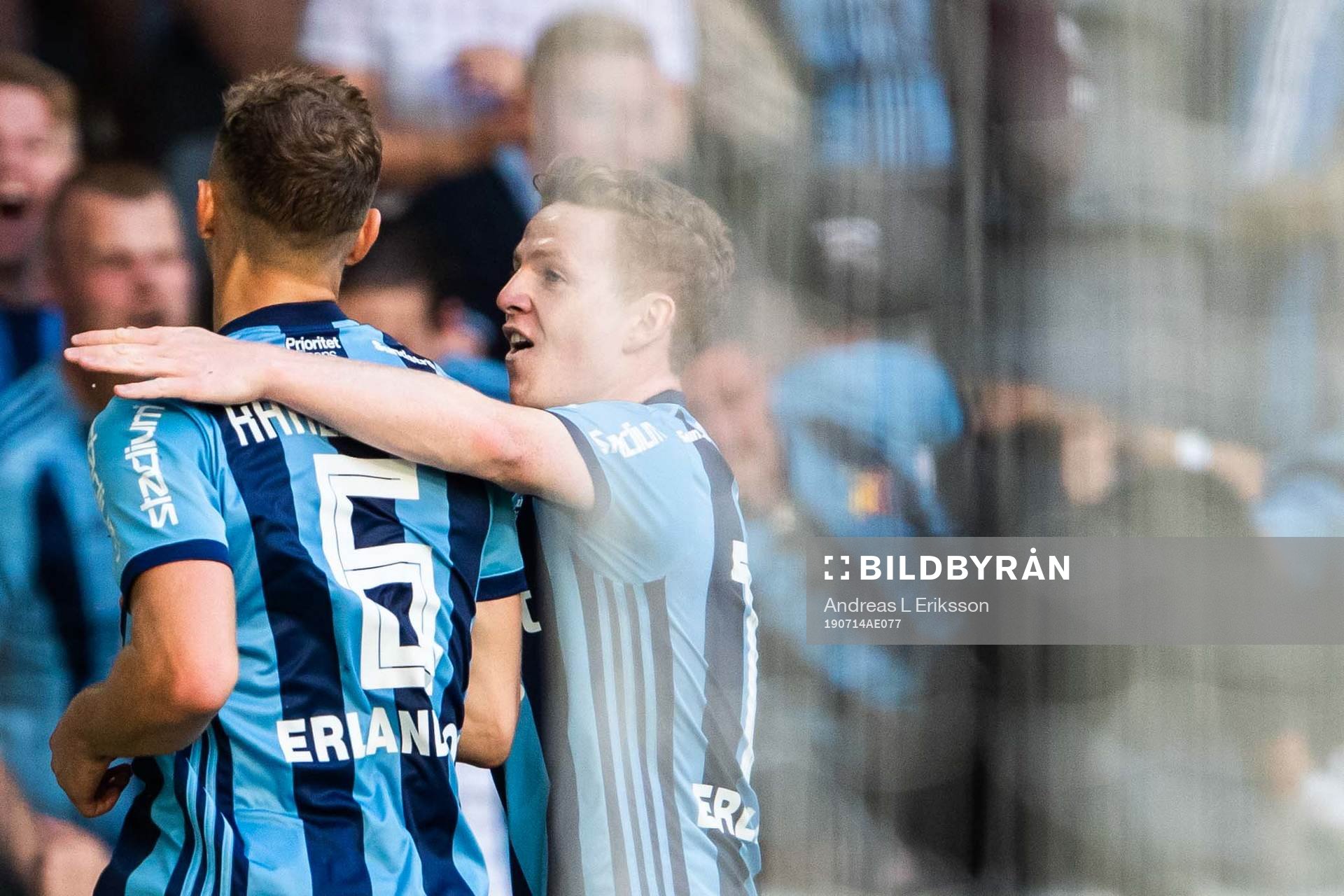 Djurgårdens Jesper Karlström och Aslak Witry jublar
