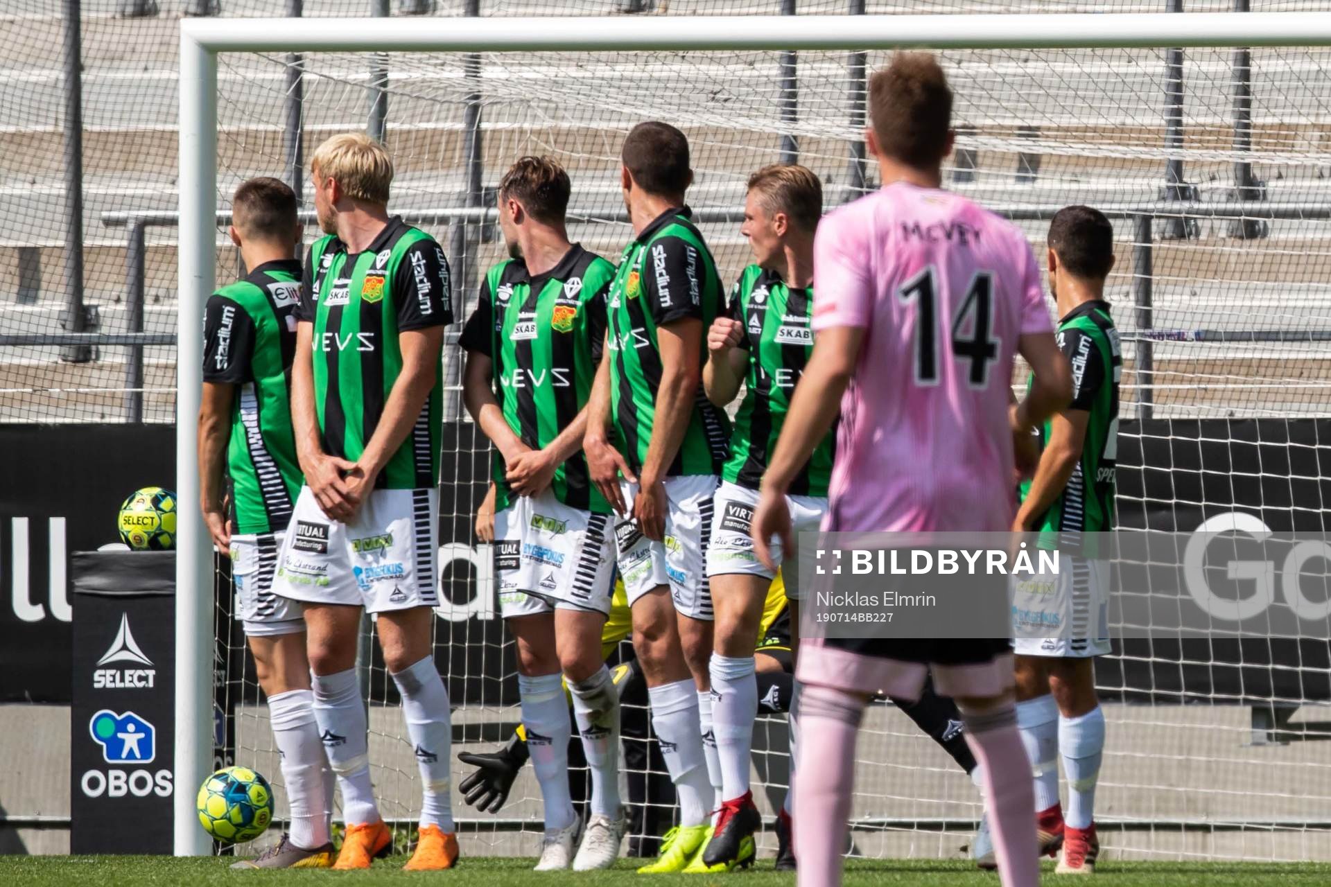 Dalkurds Besard Sabovic (ej i bild) gör 0-1