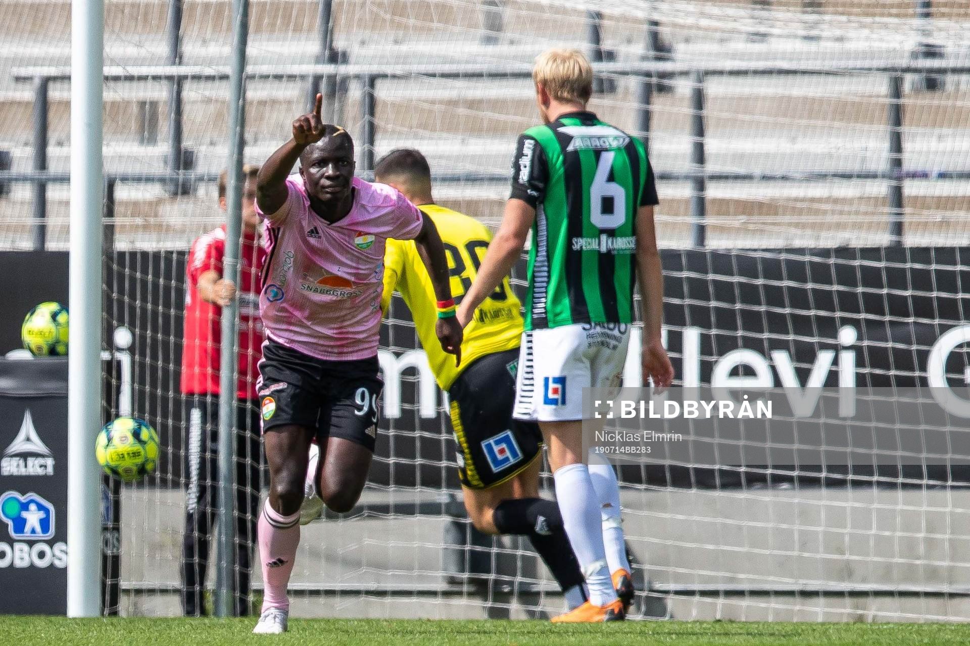  Dalkurds Kerfala Cissoko jublar efter 0-2 under fotbollsmatchen i Superettan mellan GAIS och Dalkurd den 14 juli 2019 i Göteborg.
