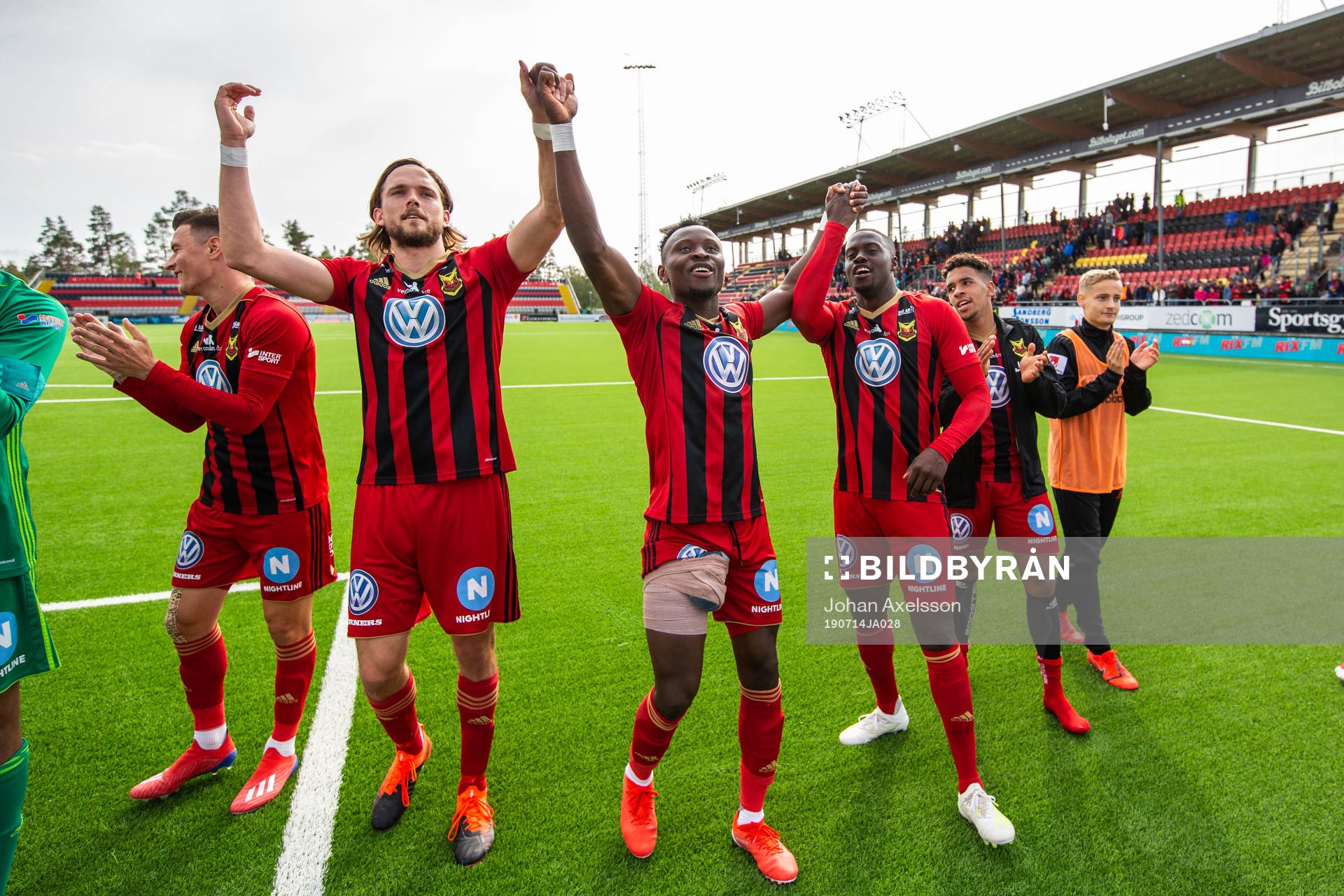 Östersunds Tom Pettersson, Sam Mensiro och Isak Ssewankambo jublar efter fotbollsmatchen i Allsvenskan mellan Östersund och Norrköping den 14 Juli 2019 i Östersund.