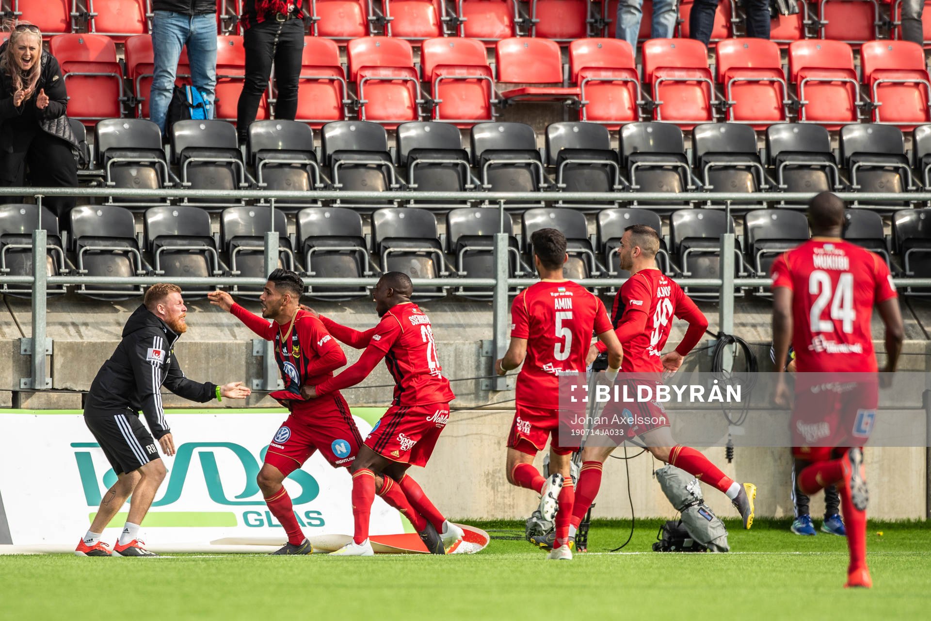Östersunds Hosam Aiesh jublar