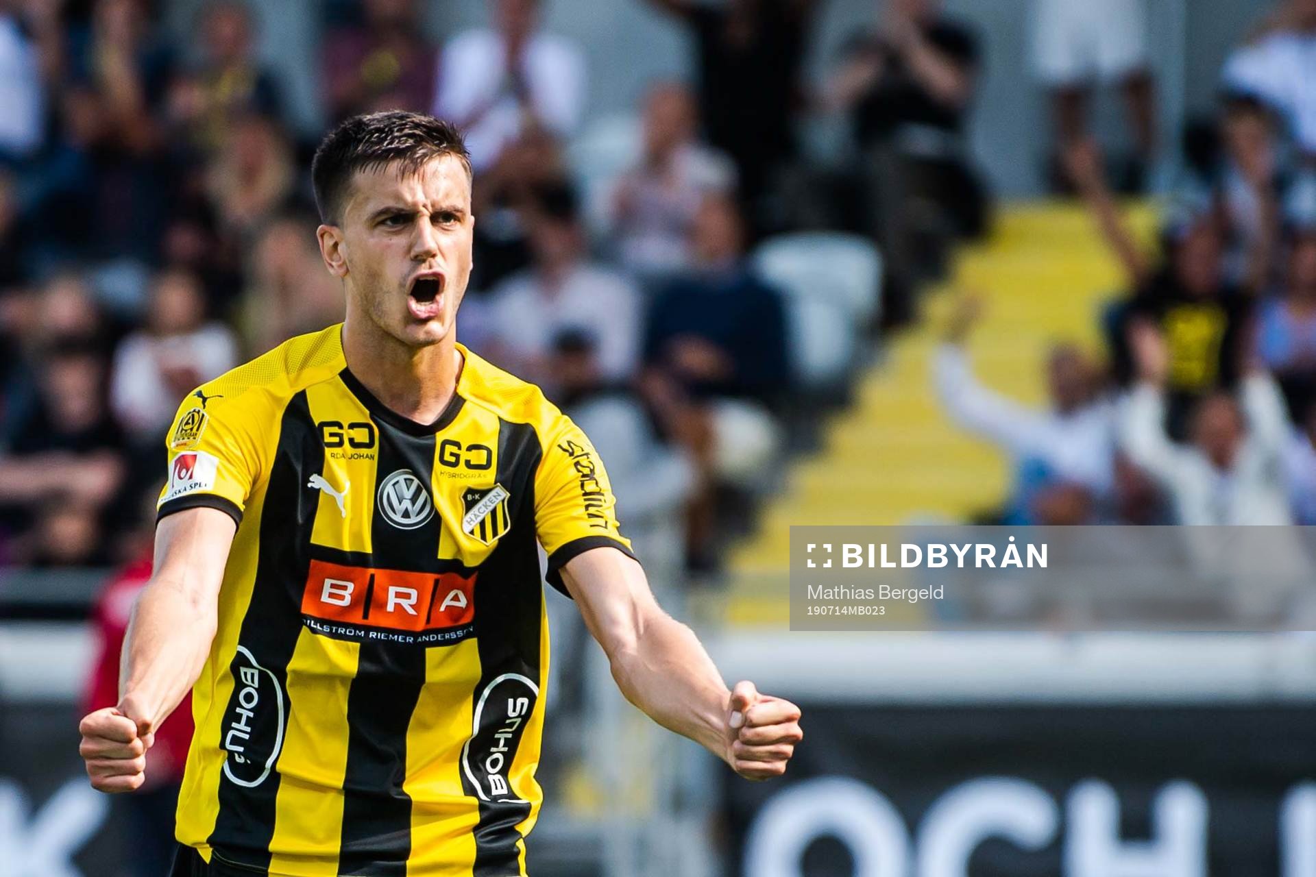 Häckens Alexander Jeremejeff jublar