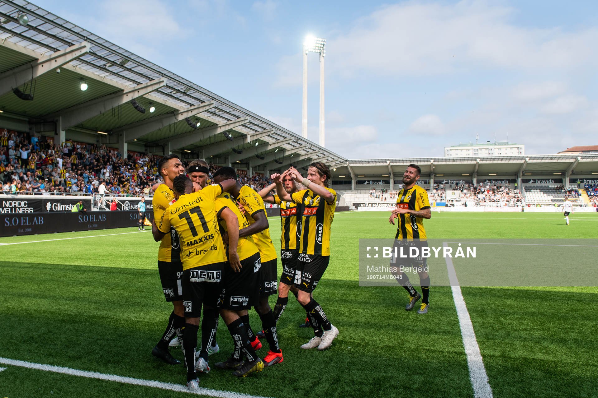 Häckens spelare jublar med Daleho Irandust
