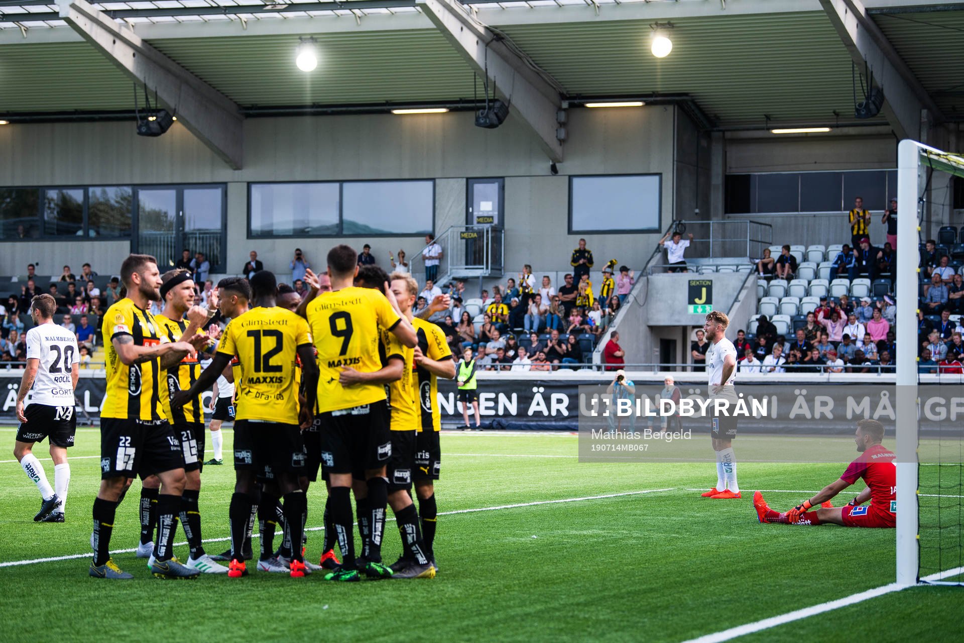 Örebros Martin Lorentzson och målvakt Oscar Jansson