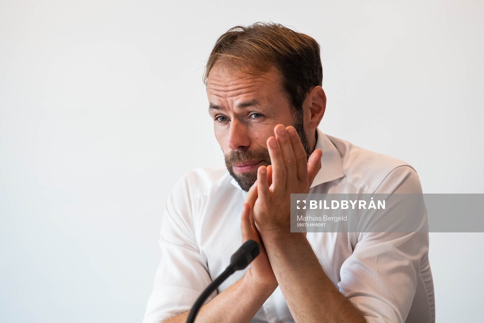 Häckens tränare Andreas Alm på presskonferensen