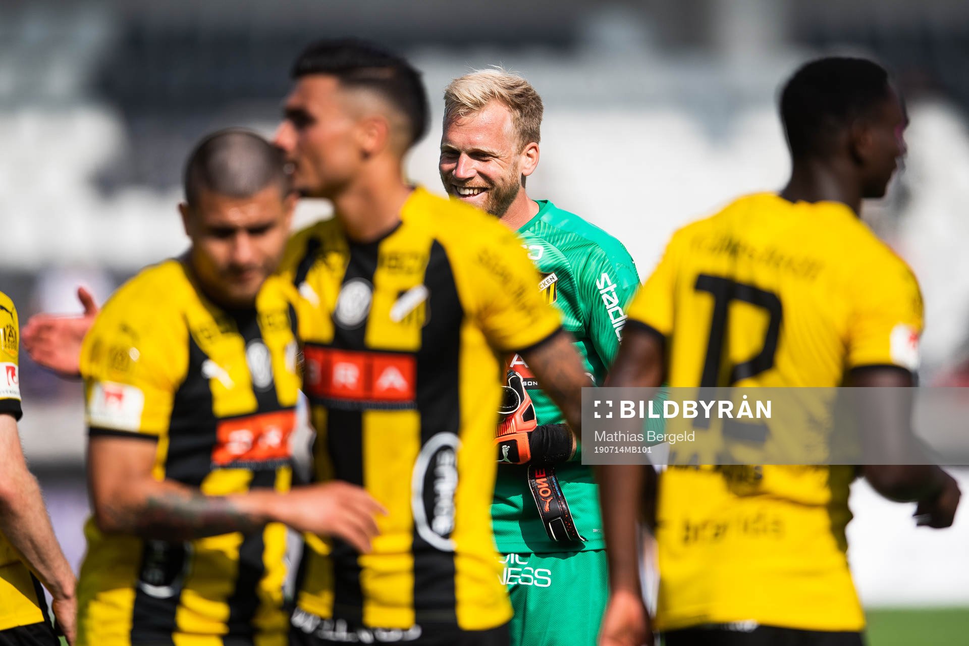 Häckens målvakt Peter Abrahamsson jublar efter fotbollsmatchen i Allsvenskan mellan Häcken och Örebro den 14 juli 2019 i Göteborg.