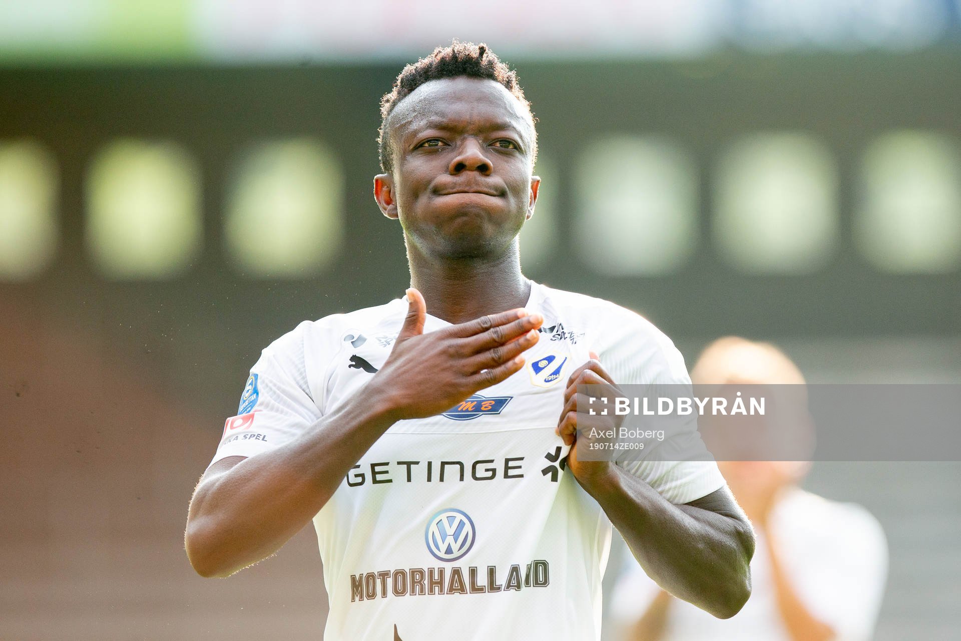 Halmstads Thomas Boakye jublar efter fotbollsmatchen i Superettan mellan Norrby och Halmstad den 14 april 2019 i Borås.