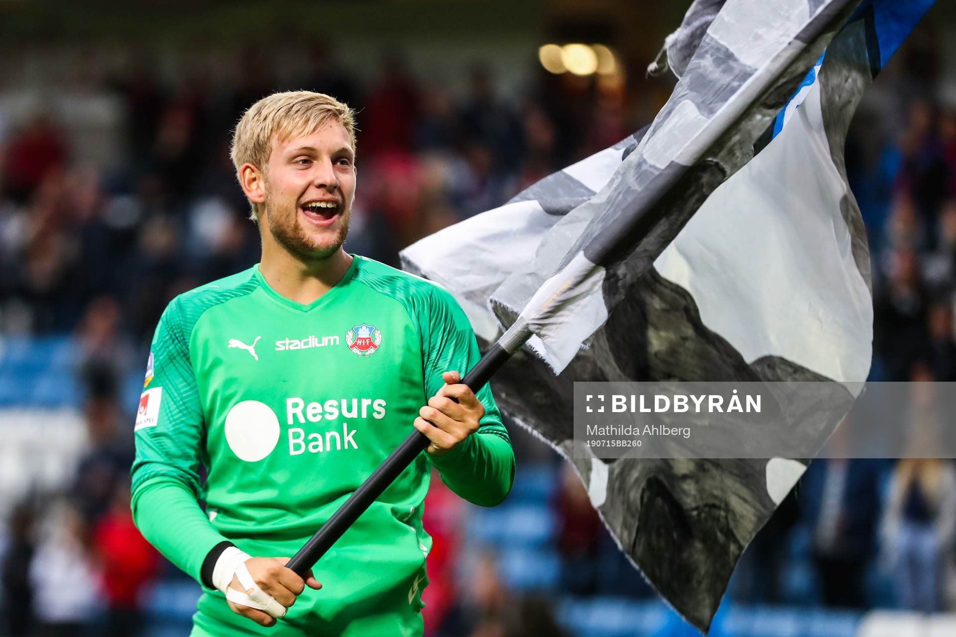 Helsingborgs målvakt Ian Pettersson jublar efter fotbollsmatchen i Allsvenskan mellan Helsingborg och Sirius den 15 juli 2019 i Helsingborg .