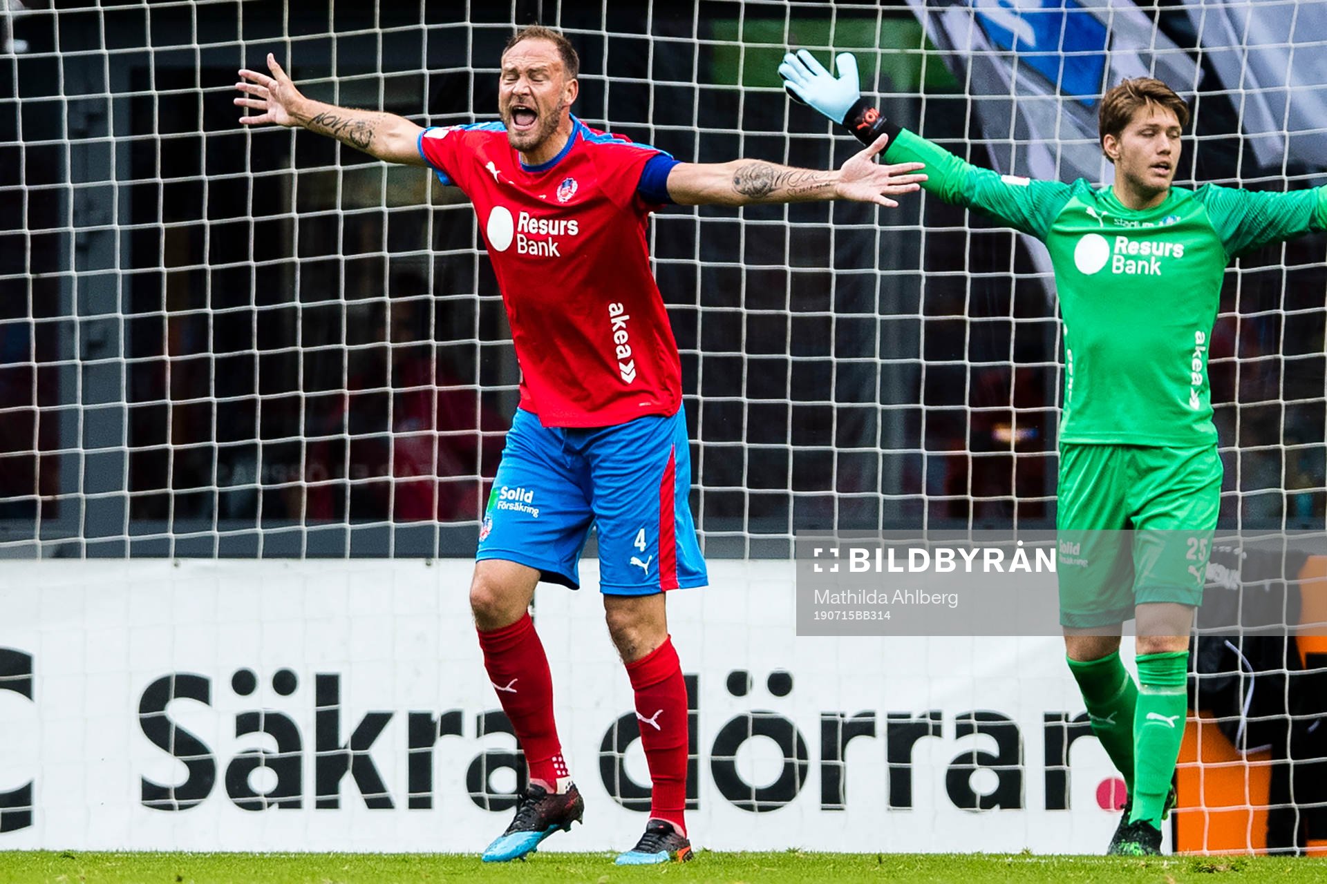 Helsingborgs Andreas Granqvist och målvakt Kalle Joelsson