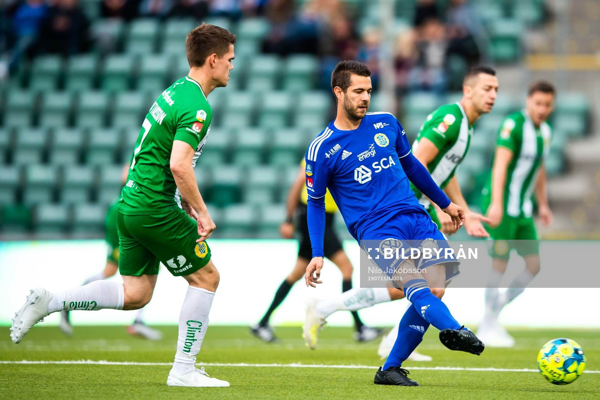 Hammarbys Vidar Örn Kjartansson och Sundsvalls Juan Jose