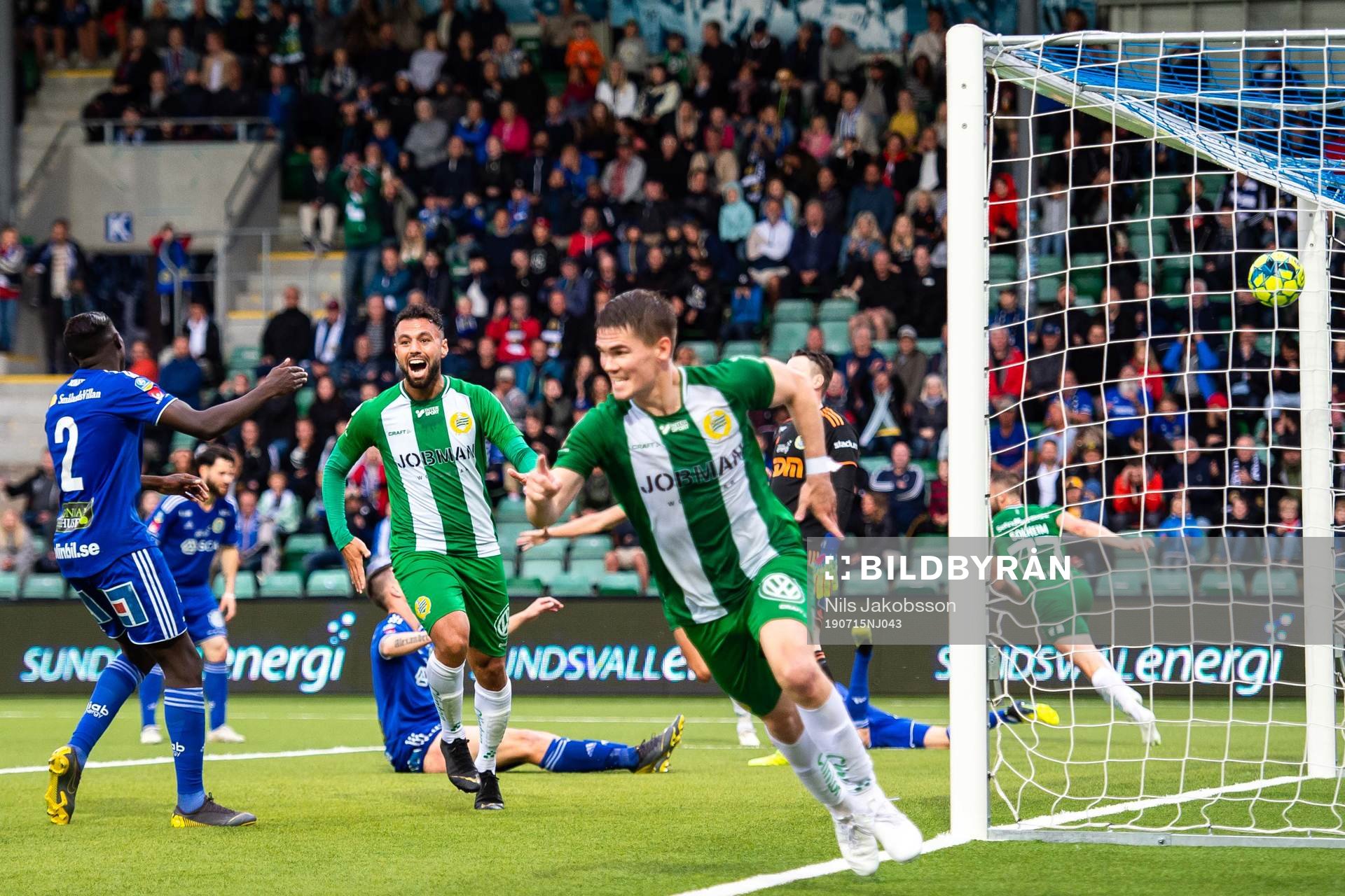 Hammarbys Imad Khalili och Vidar Örn Kjartansson jublar