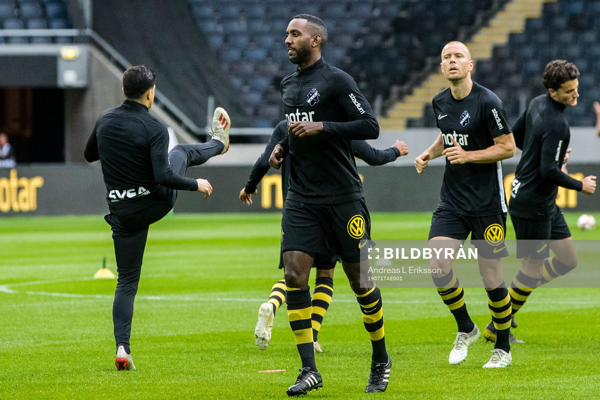 Henok Goitom  and Per Karlsson of AIK