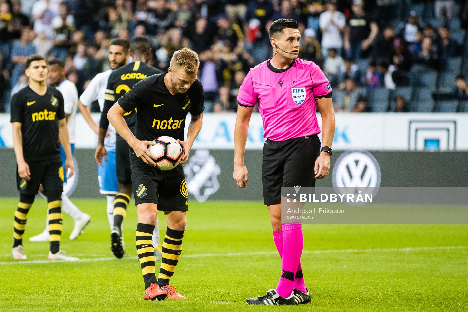 Sebastian Larsson of AIK preparing for a penalty kick