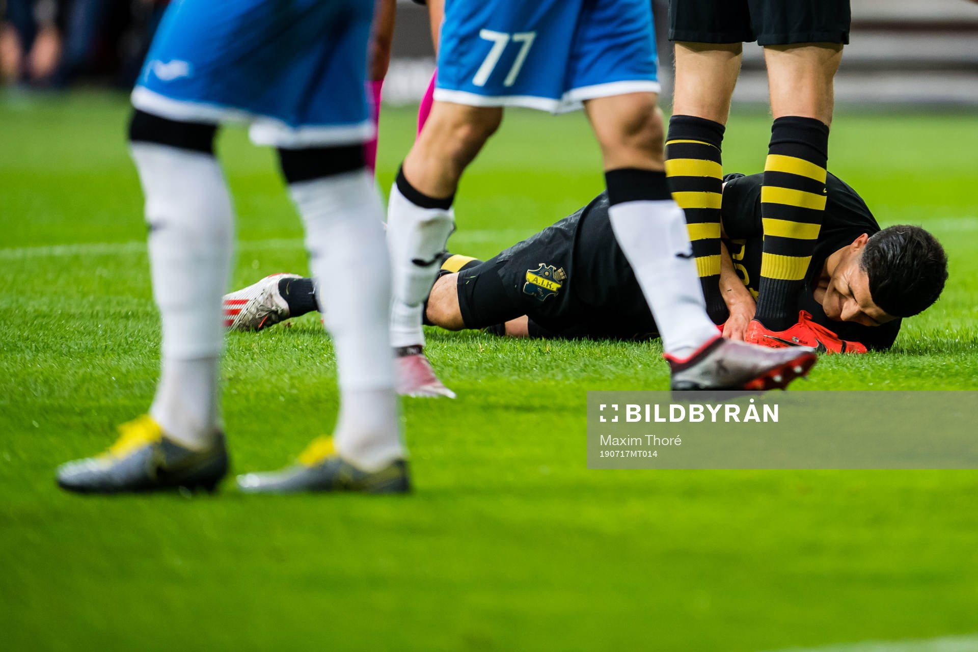 Tarik Elyounoussi of AIK in pain
