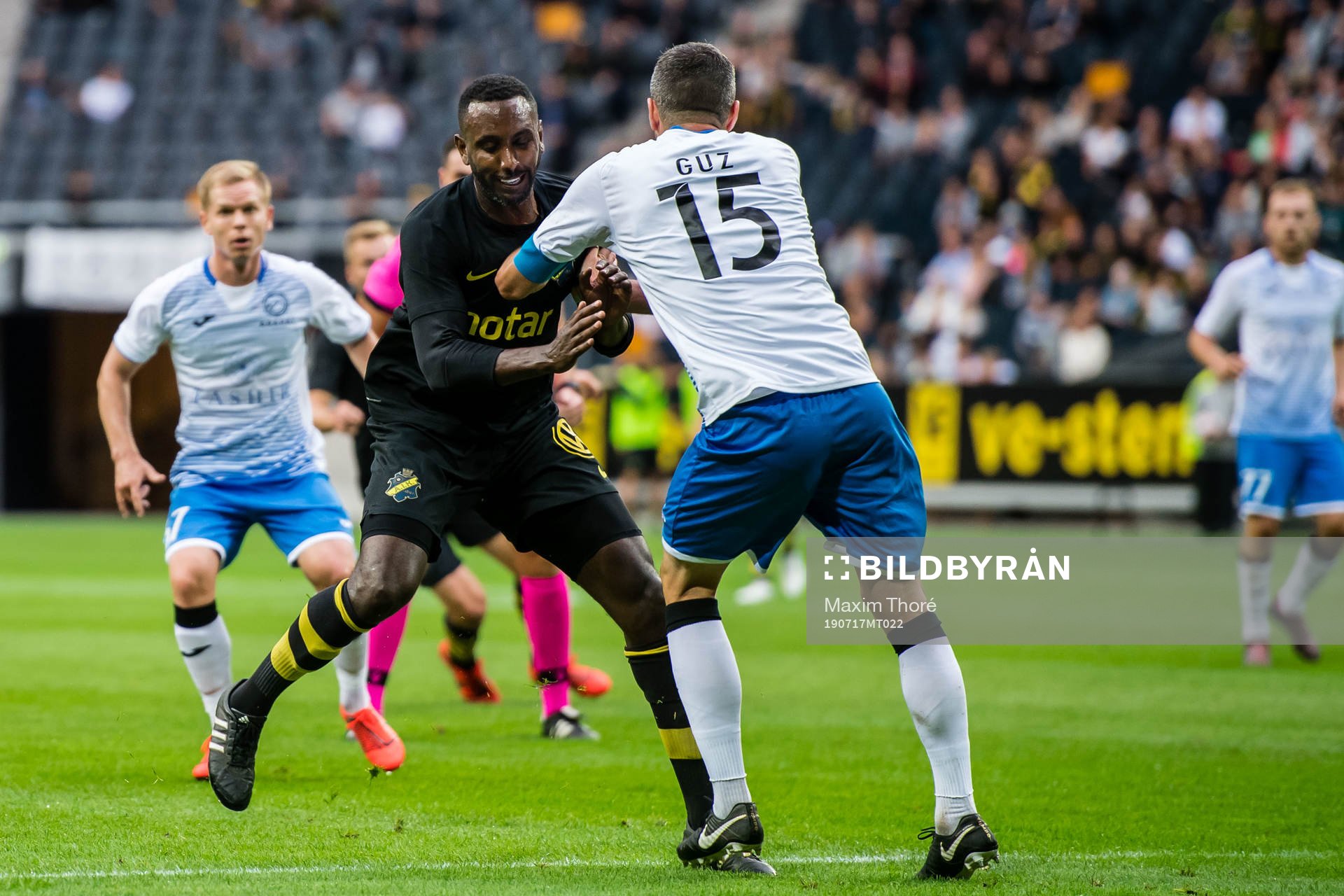 Henok Goitom of AIK and Dmitri Guz of Ararat-Armenia
