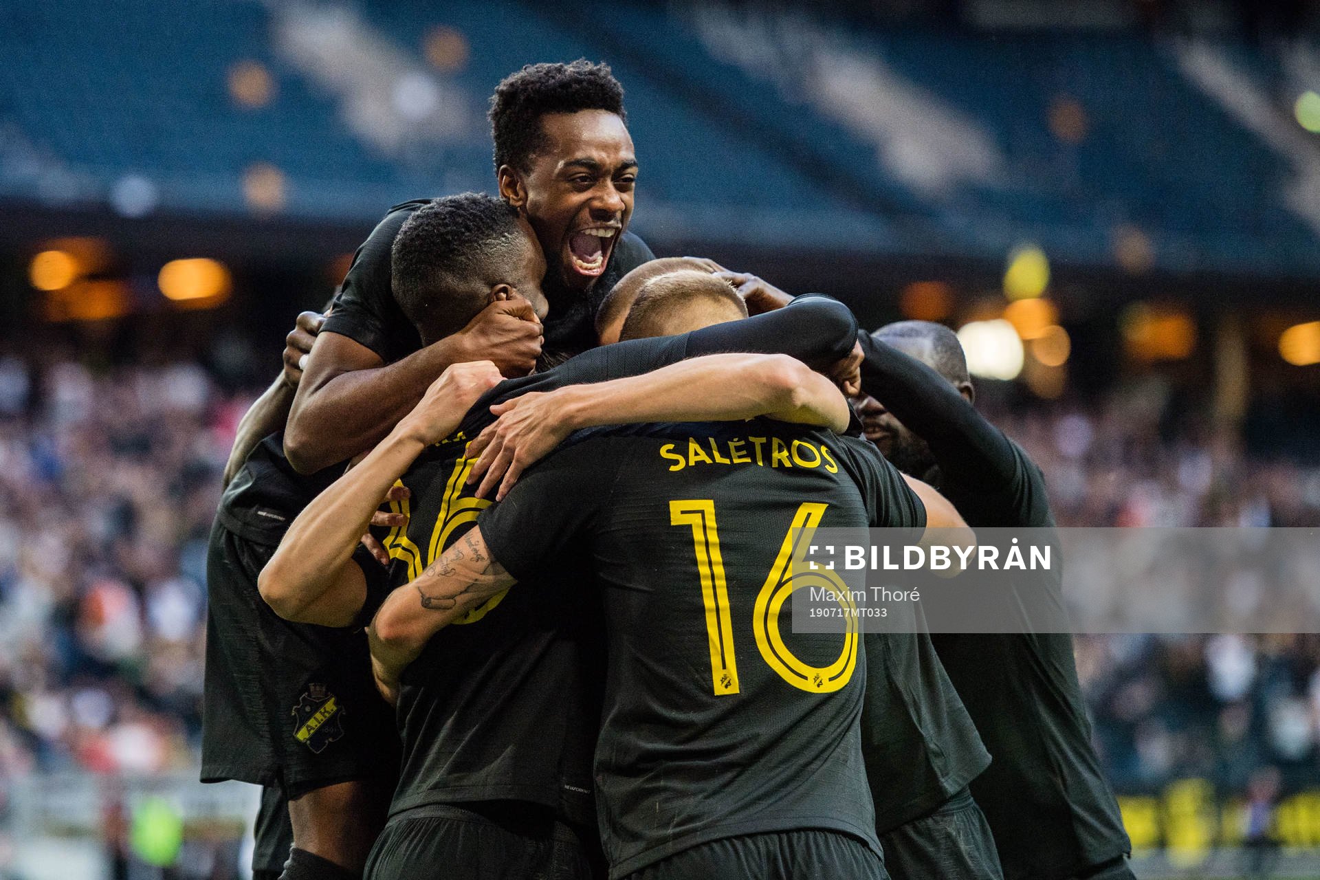 Henok Goitom of AIK celebrates 1-0