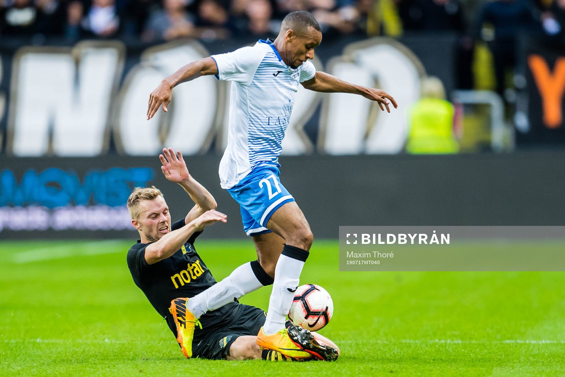 Sebastian Larsson of AIK and Furdjel Narsingh of