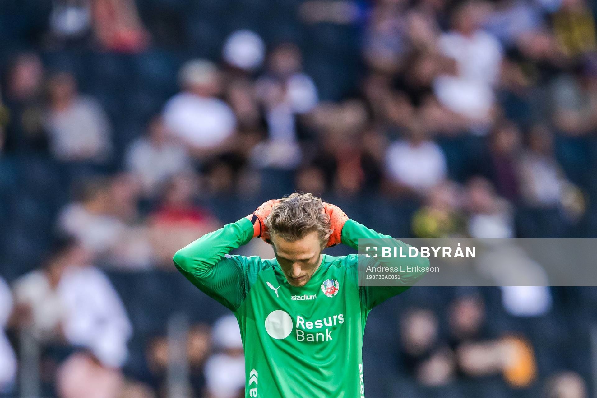 Helsingborgs målvakt Anders Lindegaard deppar