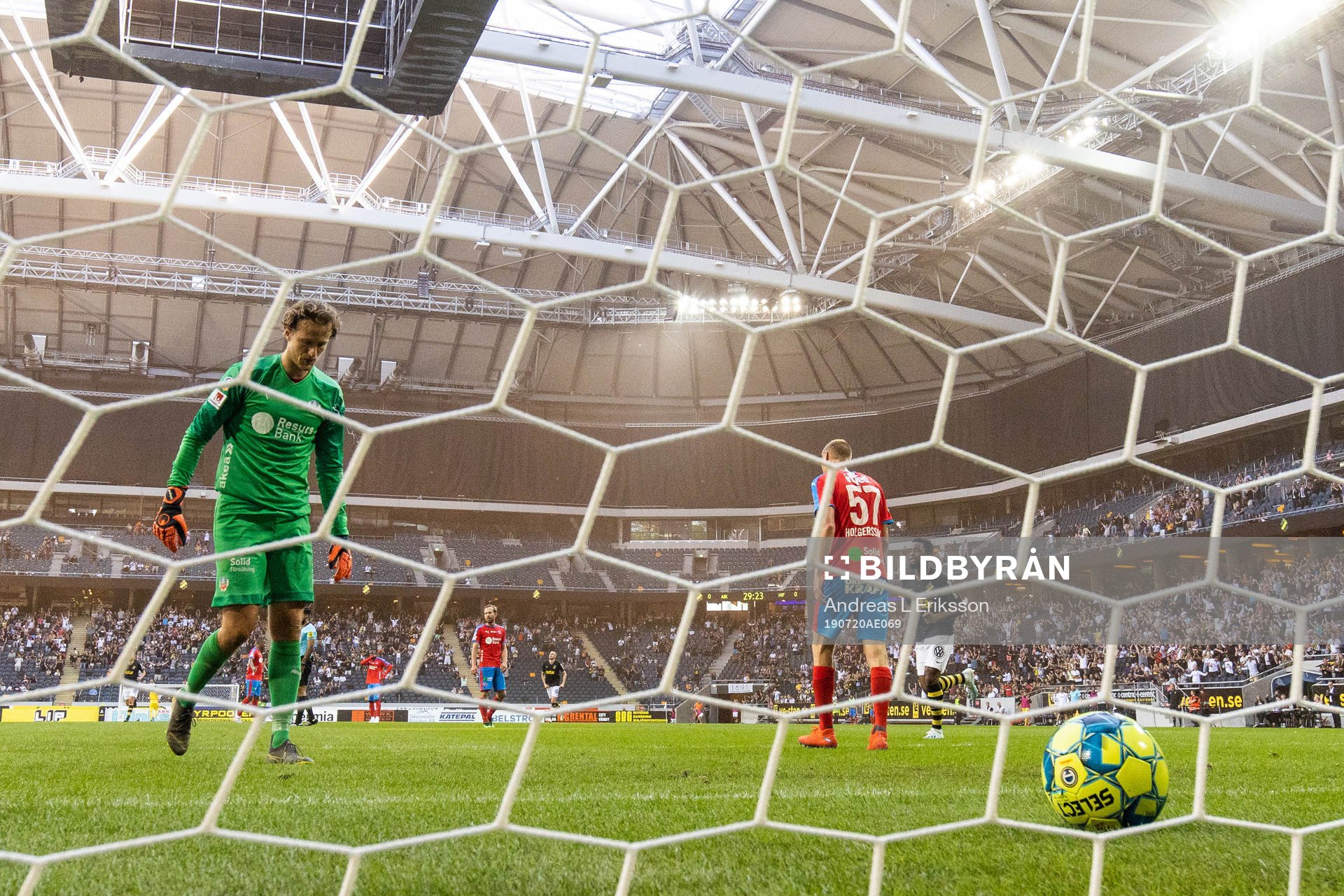 Helsingborgs målvakt Anders Lindegaard deppar