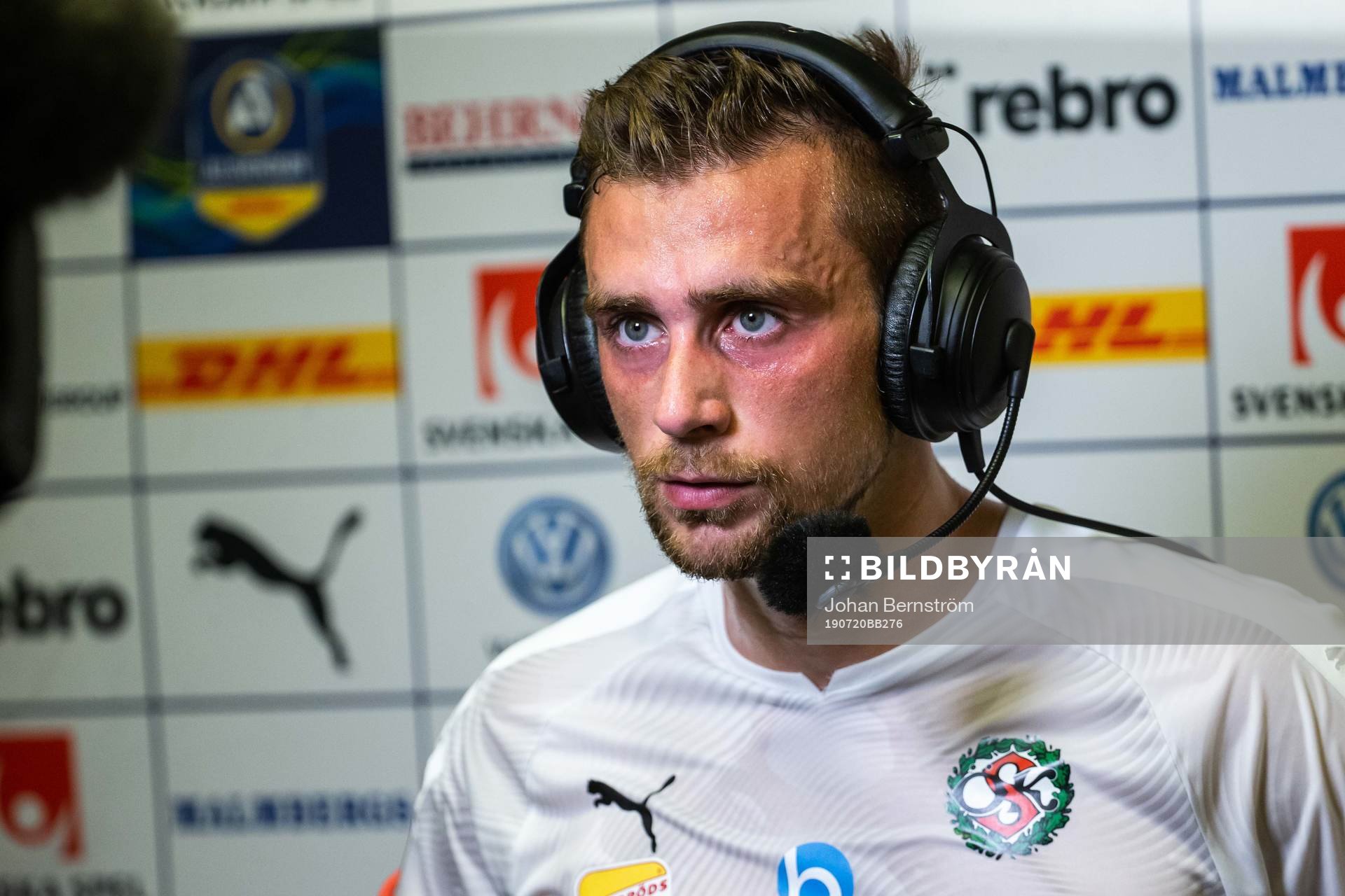Örebros Filip Rogic blir intervjuad