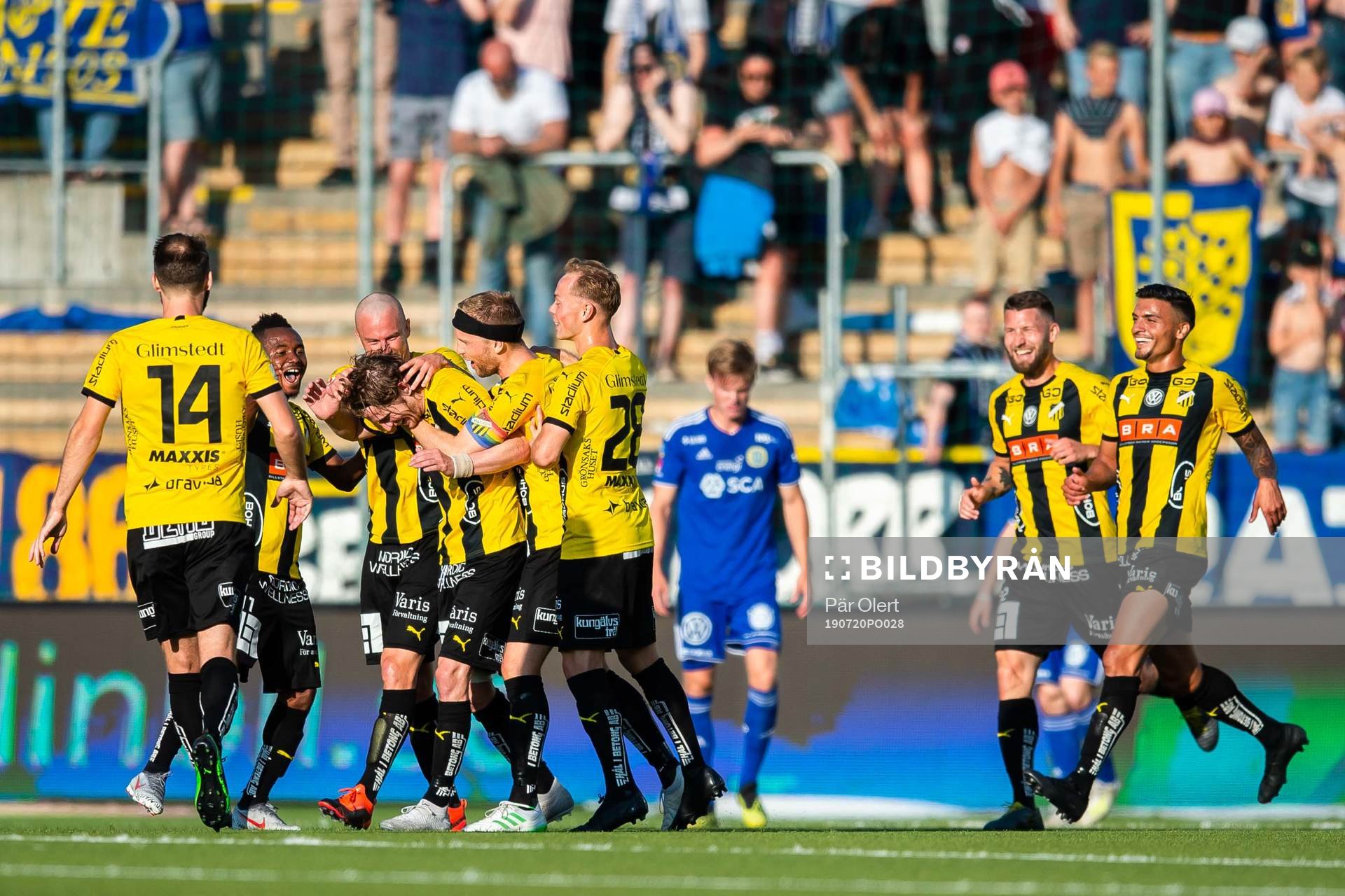 Häckens Erik Friberg jublar med lagkamrater efter 0-1 under fotbollsmatchen i allsvenskan mellan GIF Sundsvall och Häcken den 20 juli 2019 i Sundsvall. 