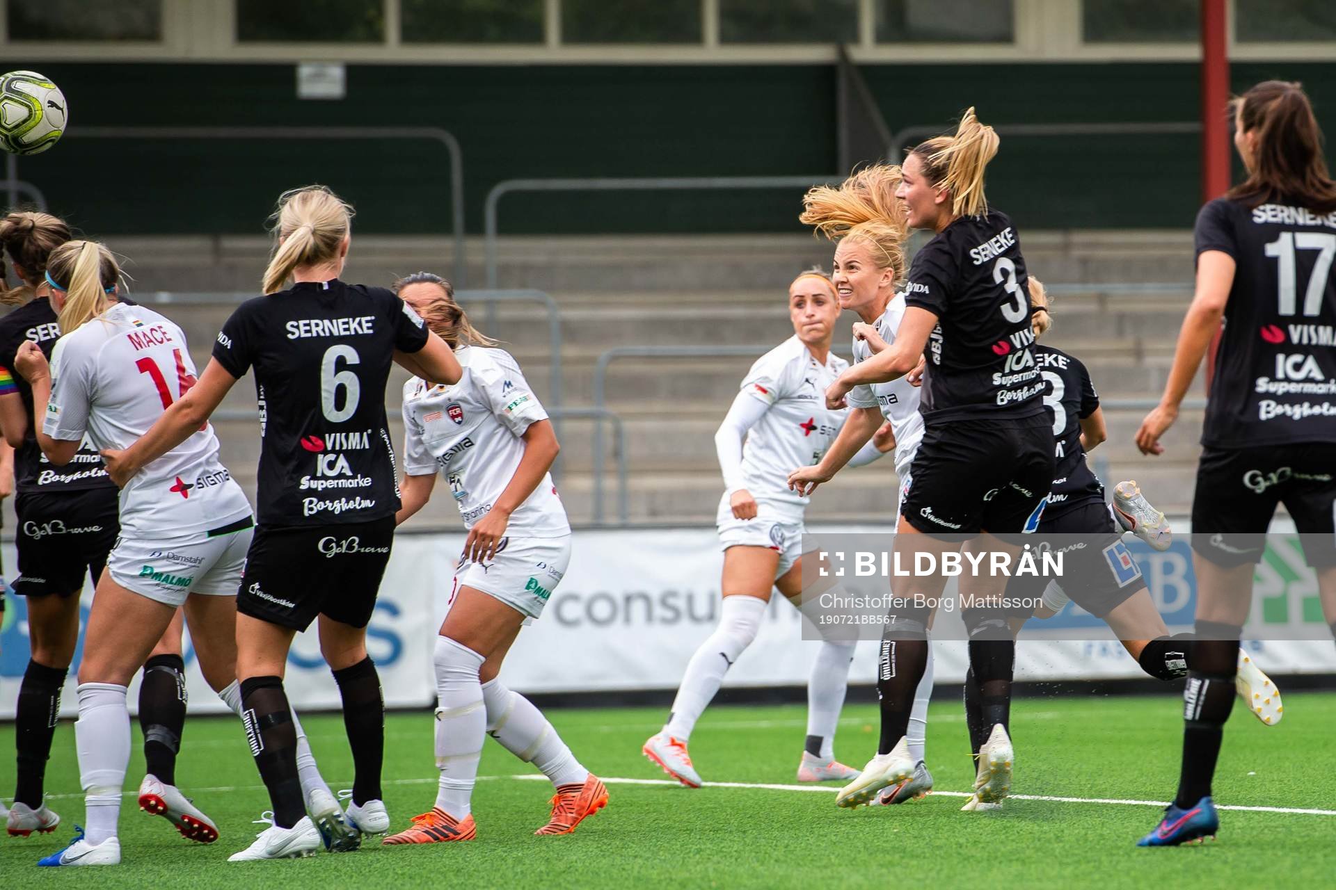 Rosengårds Glodis Perla Viggosdottir nickar in 1-0