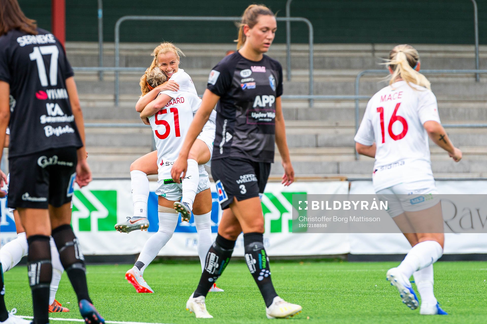 Rosengårds Sanne Troelsgaard,Glodis Perla Viggosdottir och