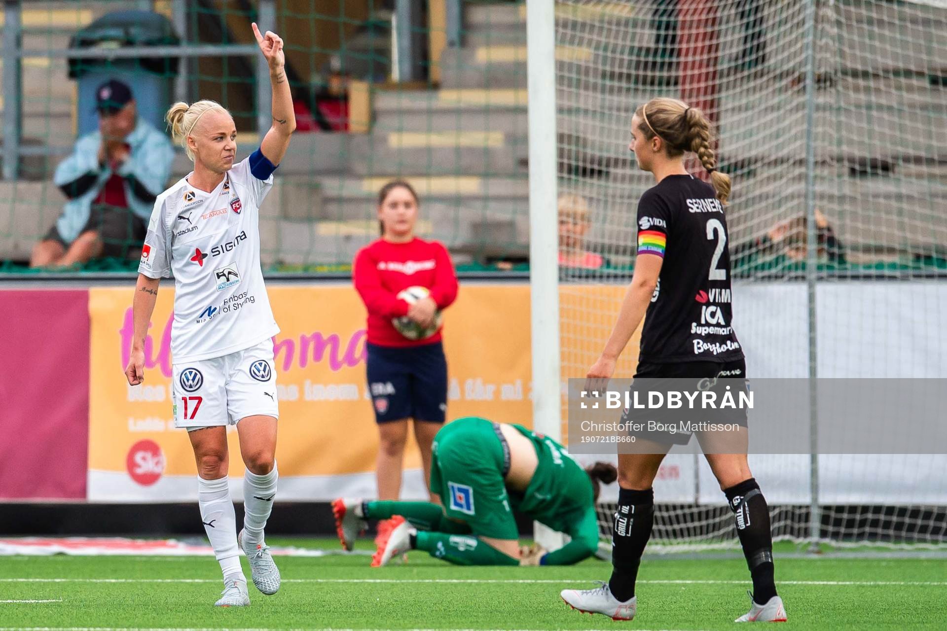 Rosengårds Caroline Seger jublar
