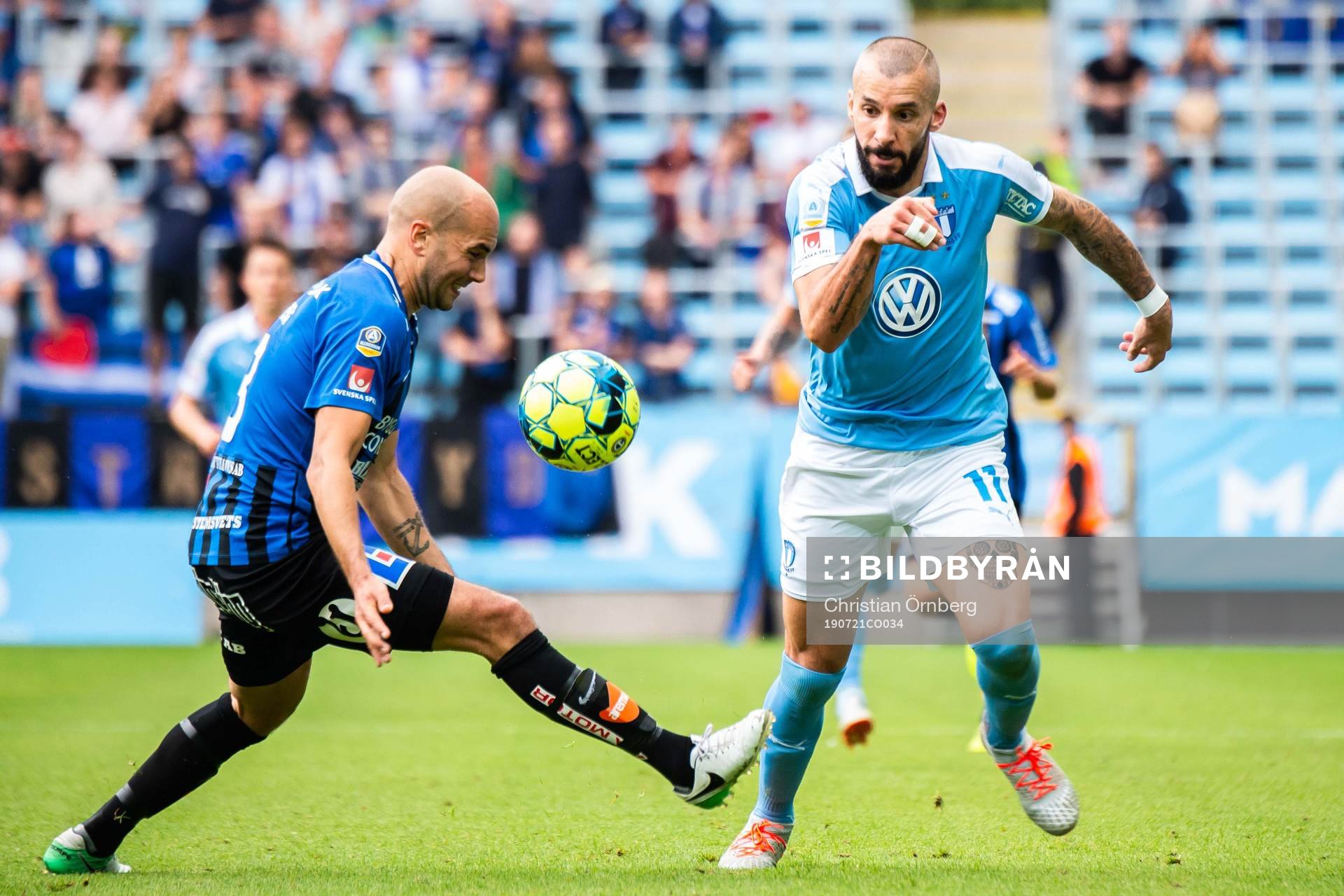 Sirius Karl Larson och Malmö FFs Guillermo Molins