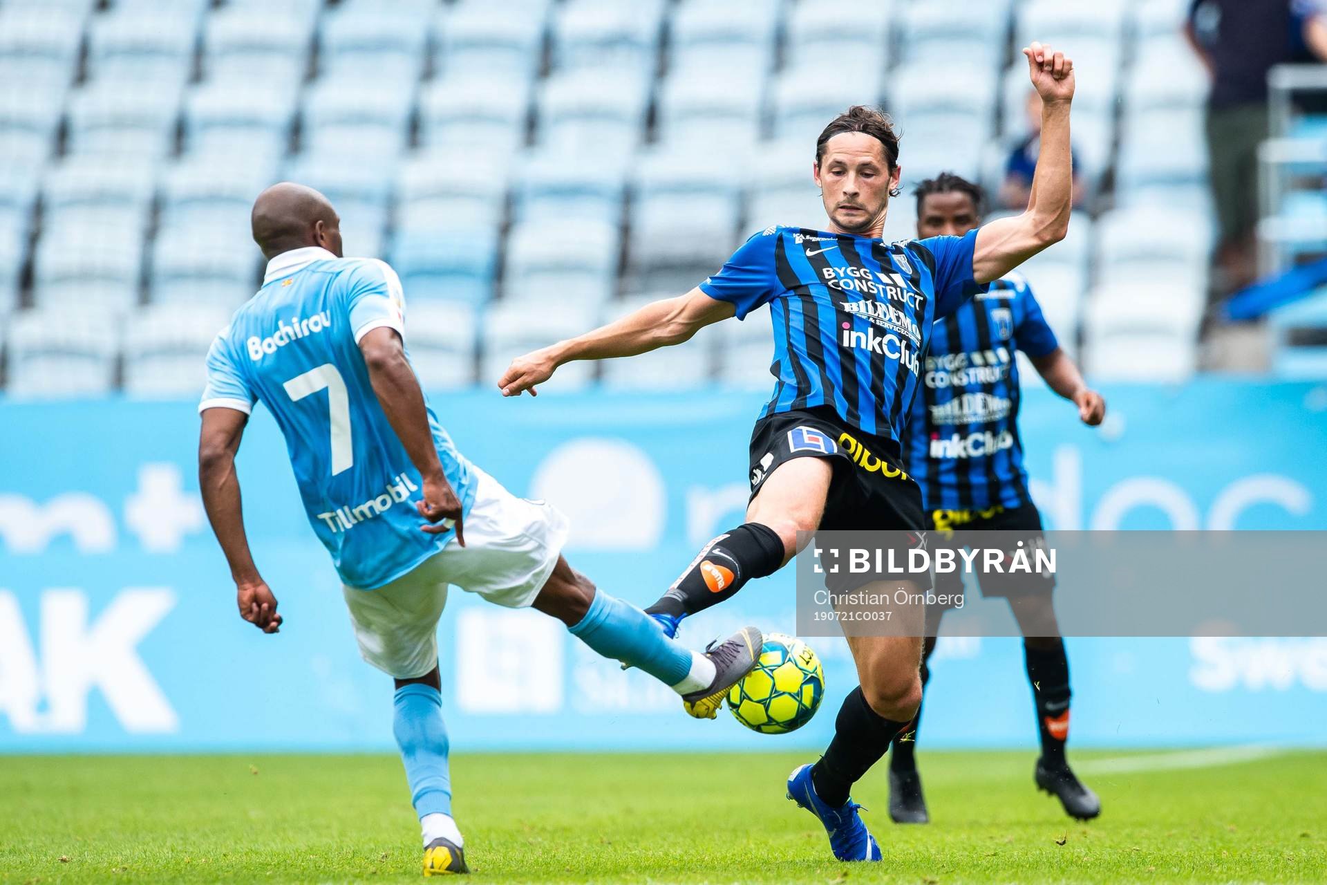 Malmö FFs Fouad Bachirou mot Sirius Philip Haglund