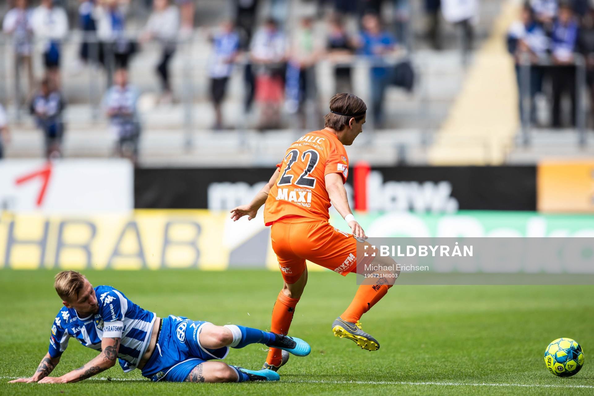 IFK Göteborgs Sebastian Eriksson och AFC Eskilstunas Adi