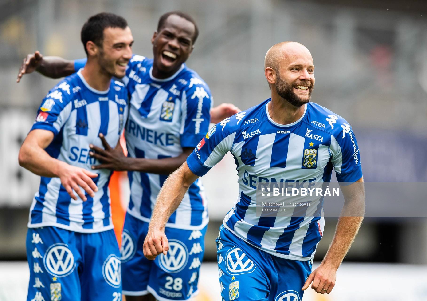 IFK Göteborgs Robin Söder jublar med lagkamrater efter 1-0 under fotbollsmatchen i allsvenskan mellan IFK Göteborg och AFC Eskilstuna den 21 juli 2019 i Göteborg.