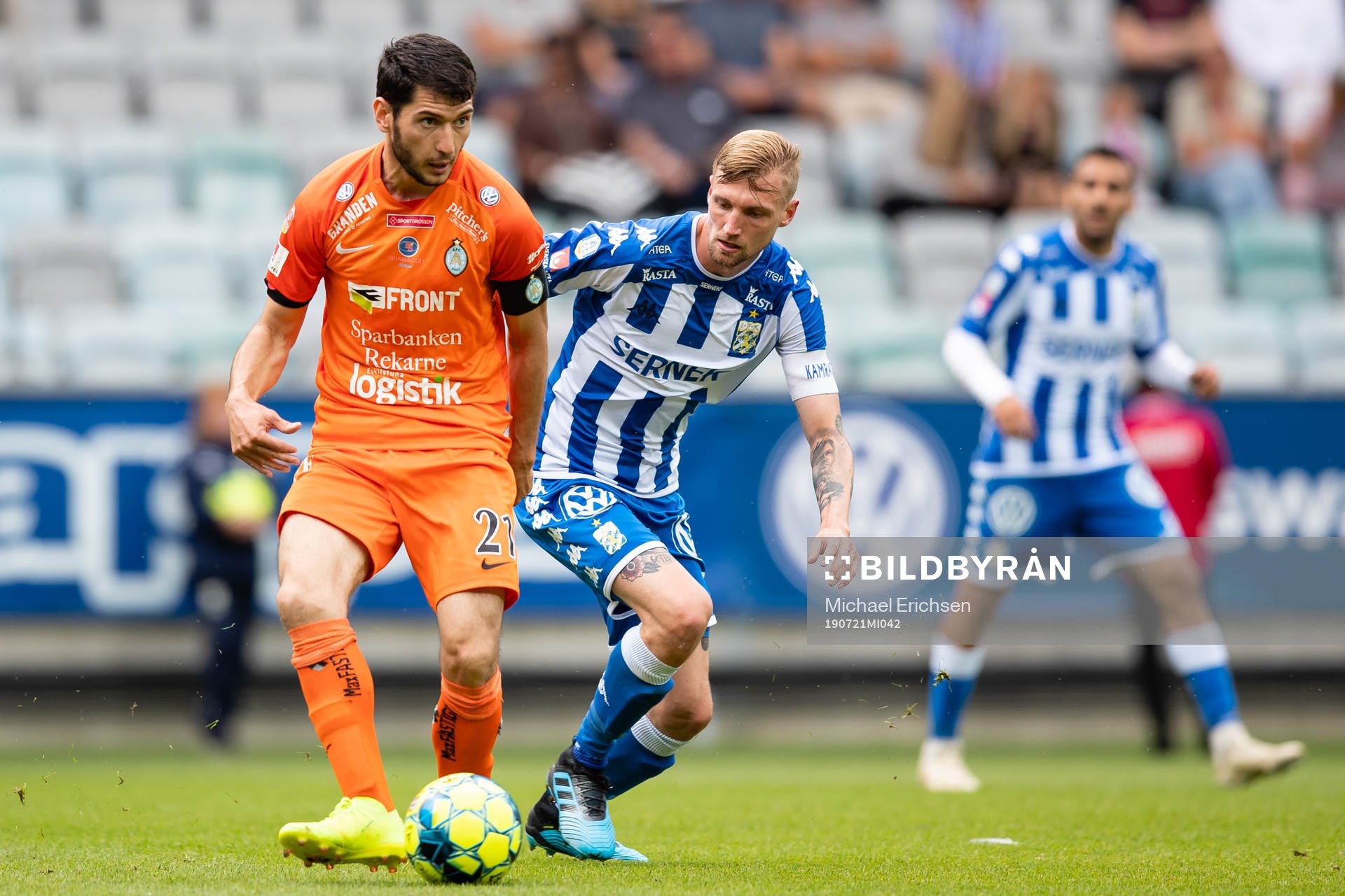 AFC Eskilstunas Anel Rashkaj och IFK Göteborgs Sebastian