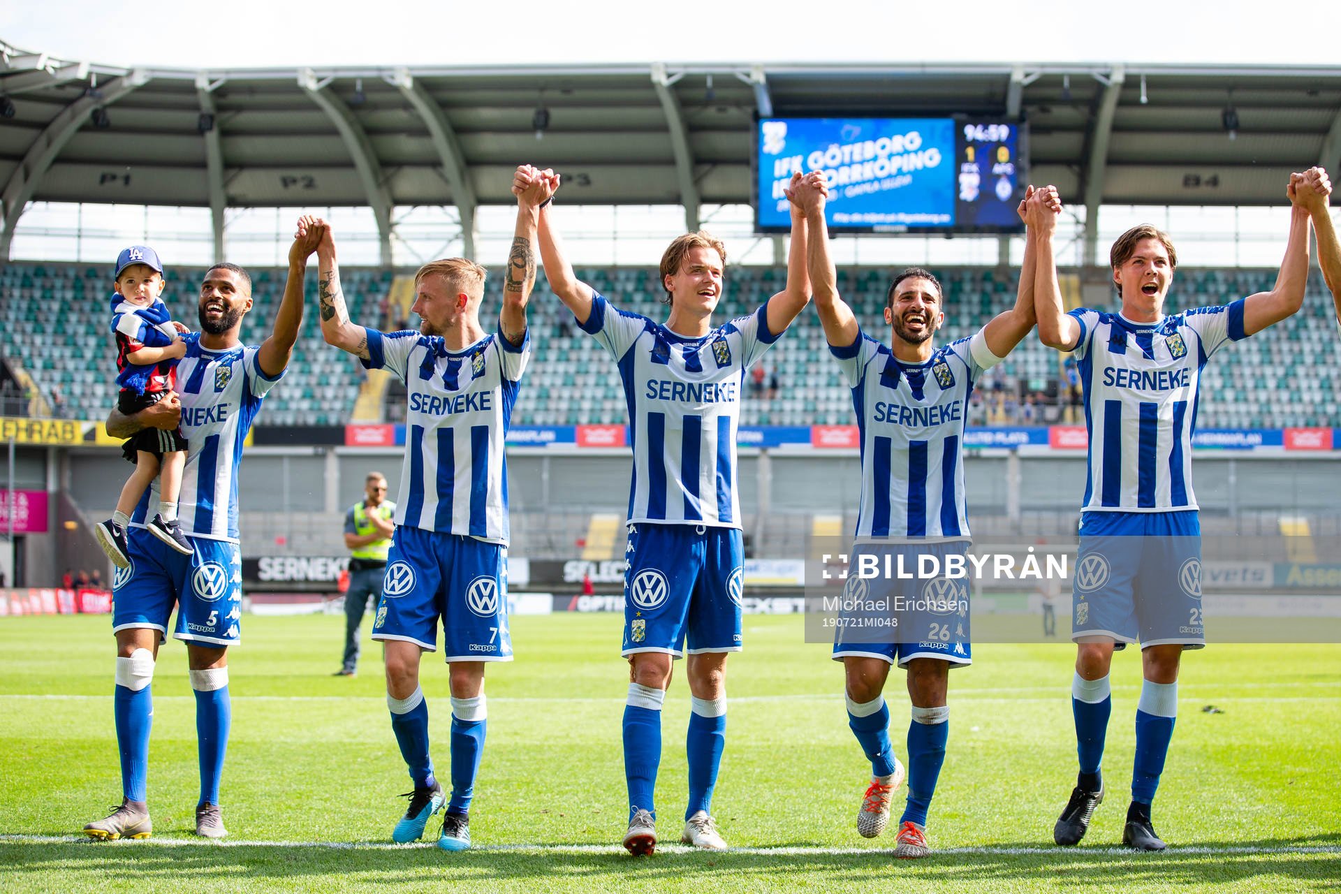 IFK Göteborgs spelare jublar