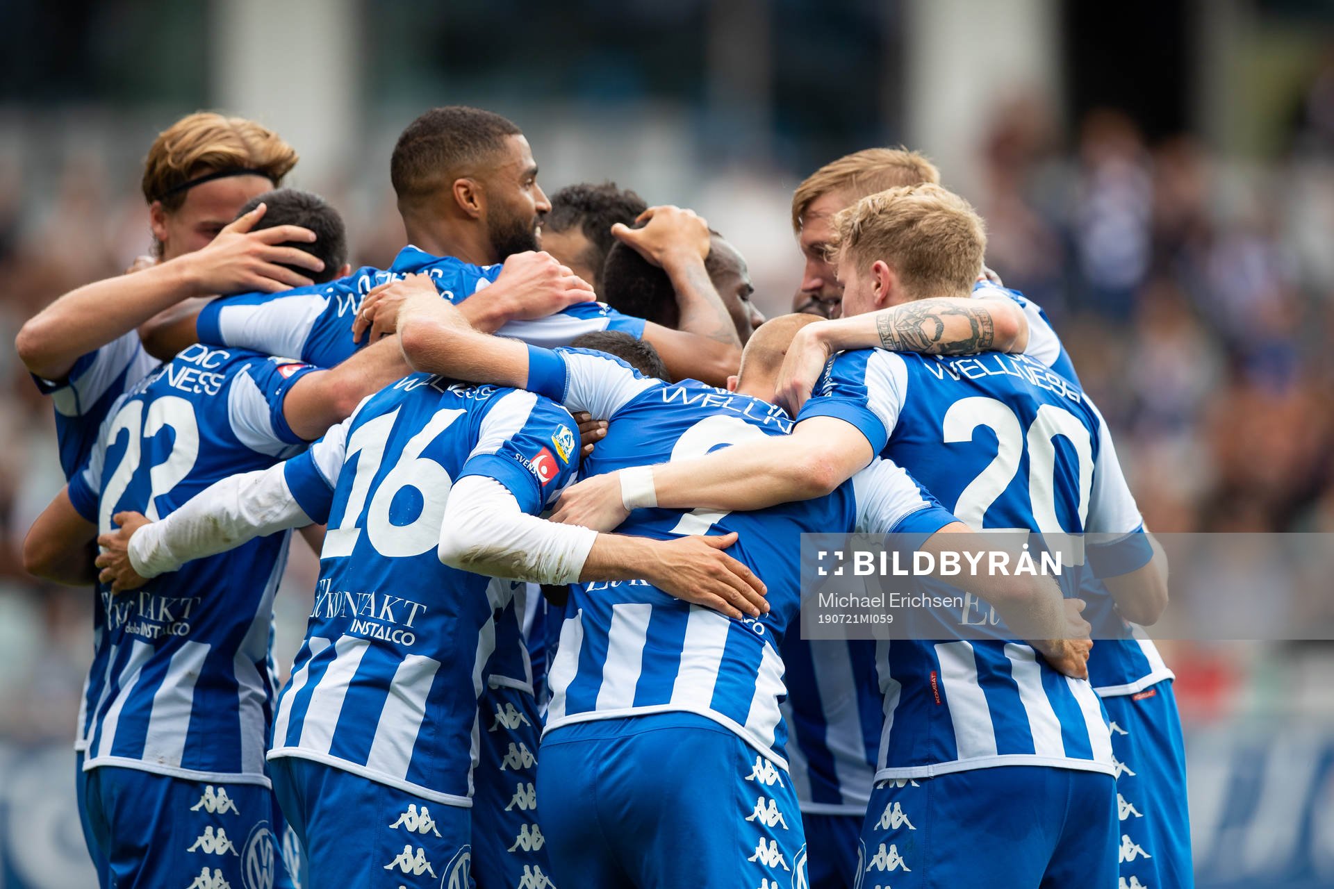 IFK Göteborgs Robin Söder jublar med lagkamrater efter 1-0 under fotbollsmatchen i allsvenskan mellan IFK Göteborg och AFC Eskilstuna den 21 juli 2019 i Göteborg.