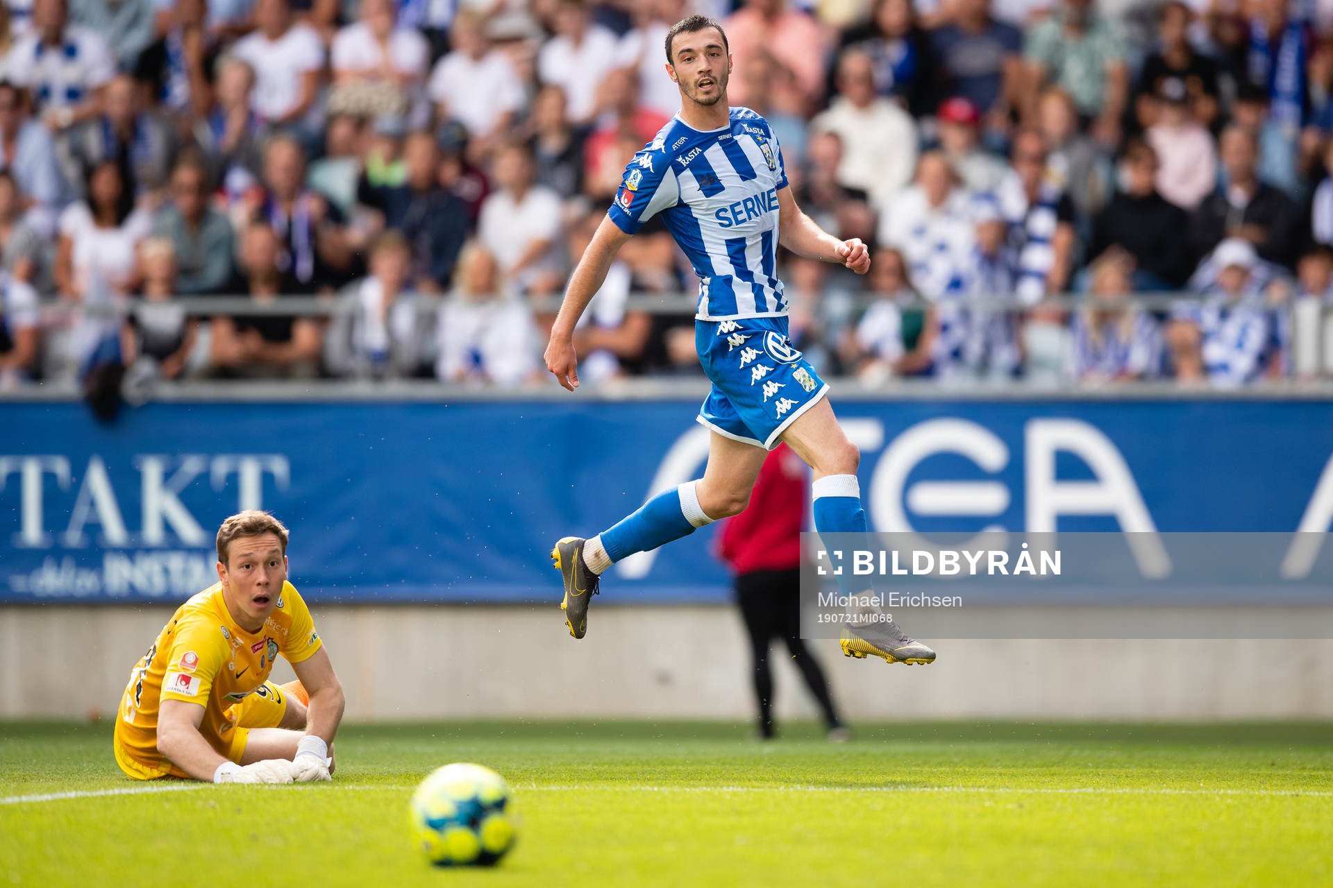 IFK Göteborgs Giorgi Kharaishvili ser ett avslut gå