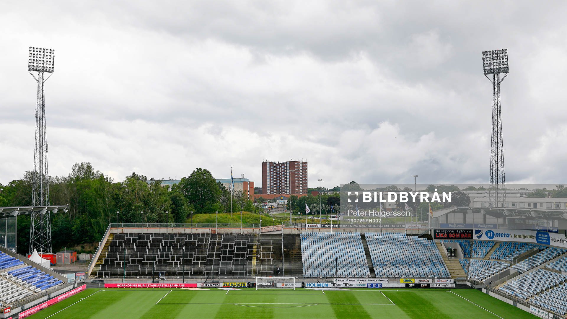 Östgötaporten före fotbollsmatchen i Allsvenskan mellan