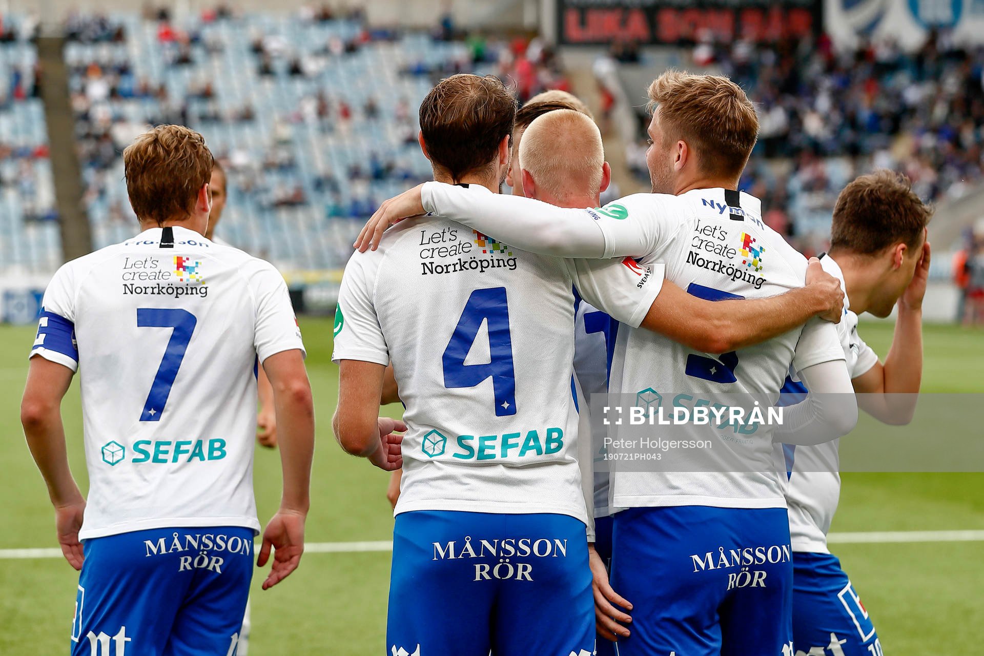 IFK Norrköpings spelare jublar