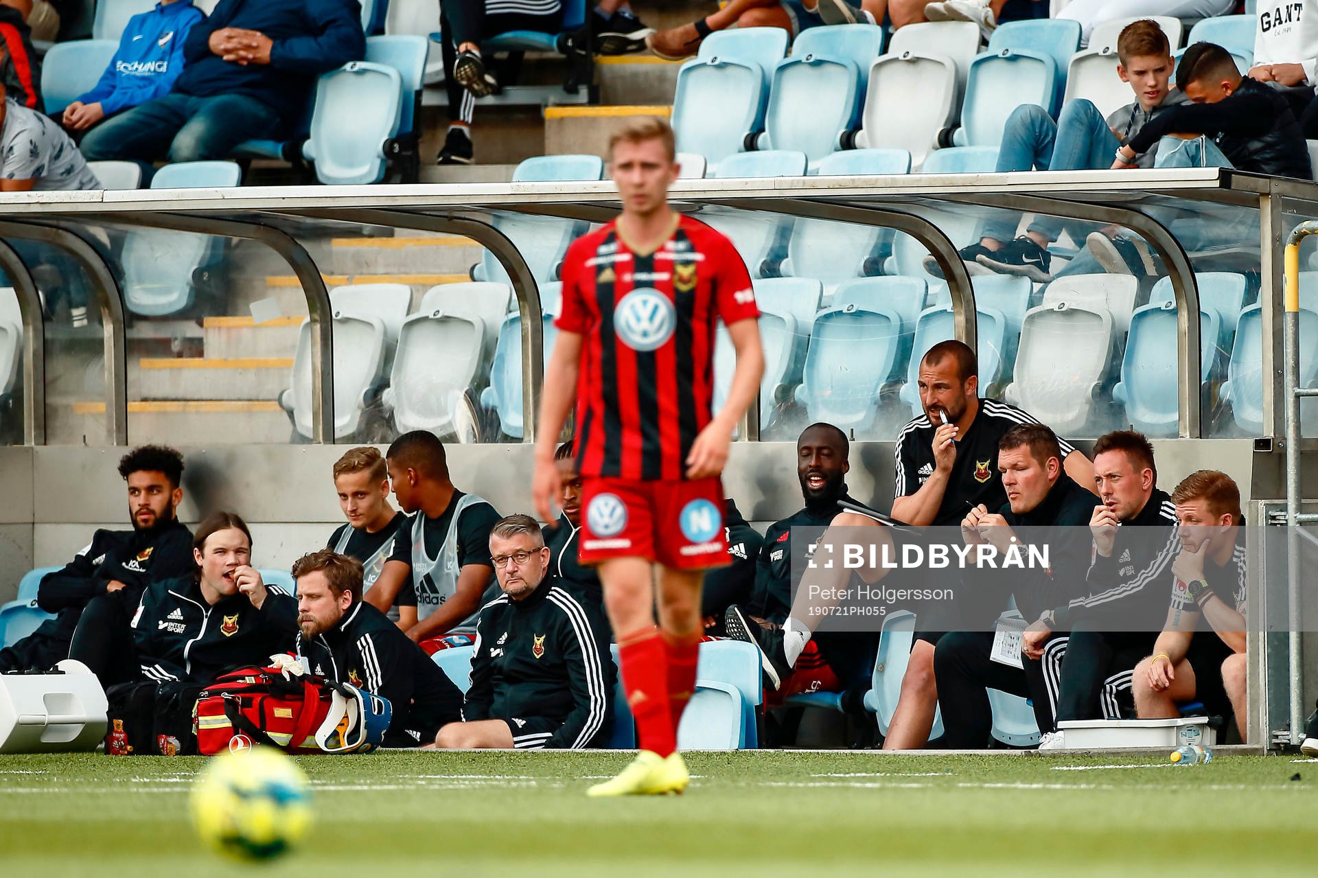 Östersunds bänk med tränare Ian Burchnall