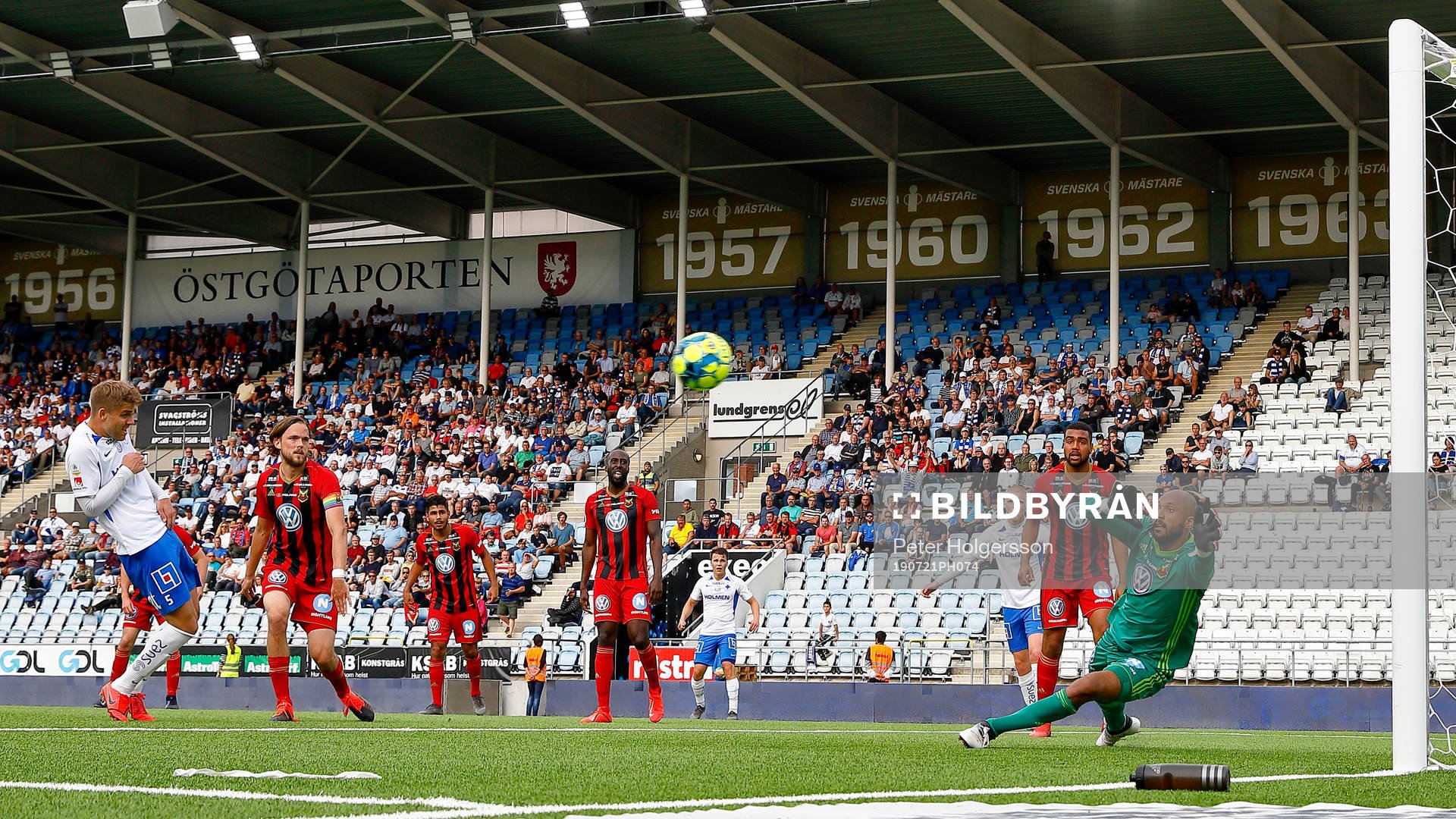 Mål 1-0 av IFK Norrköpings Jordan Larsson (utanför bild)
