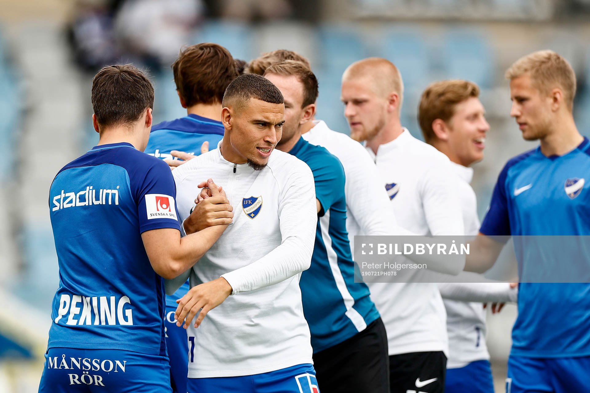 IFK Norrköpings spelare med Jordan Larsson